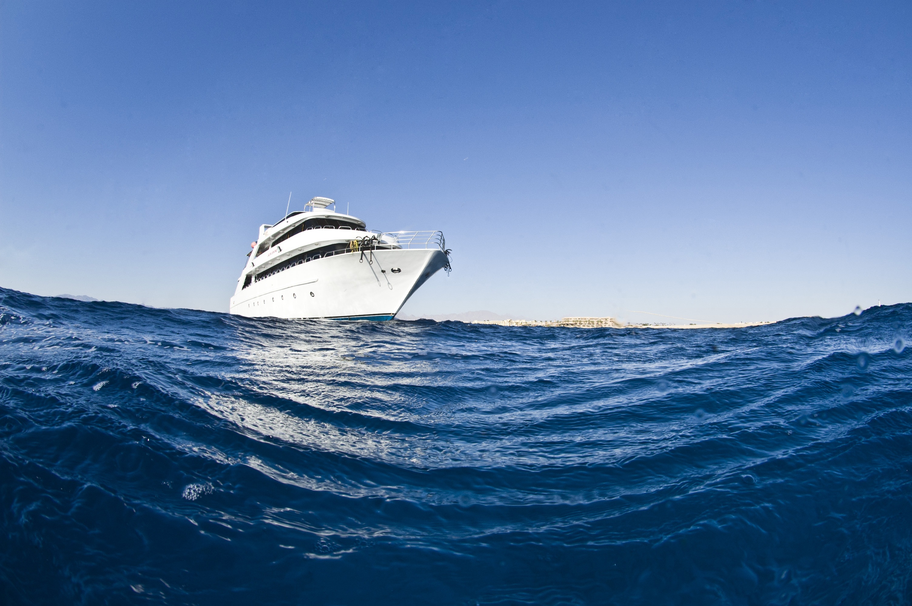 Handy-Wallpaper Ozean, Yacht, Natur, Sea, Waves, Schiff kostenlos herunterladen.