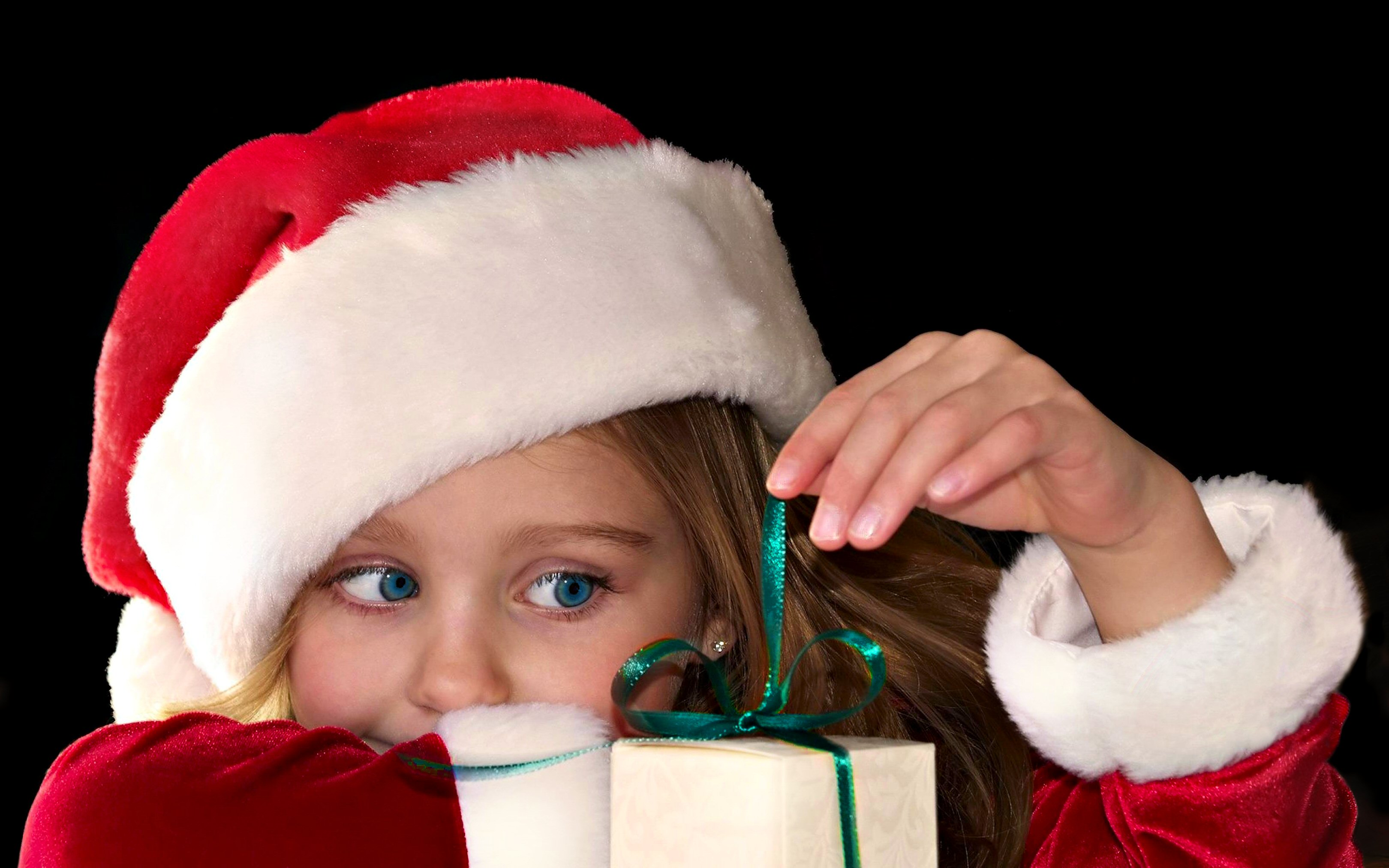 1464770 下載圖片 节日, 圣诞节, 蓝眼睛, 孩子, 礼物, 圣诞帽 - 免費壁紙和屏保