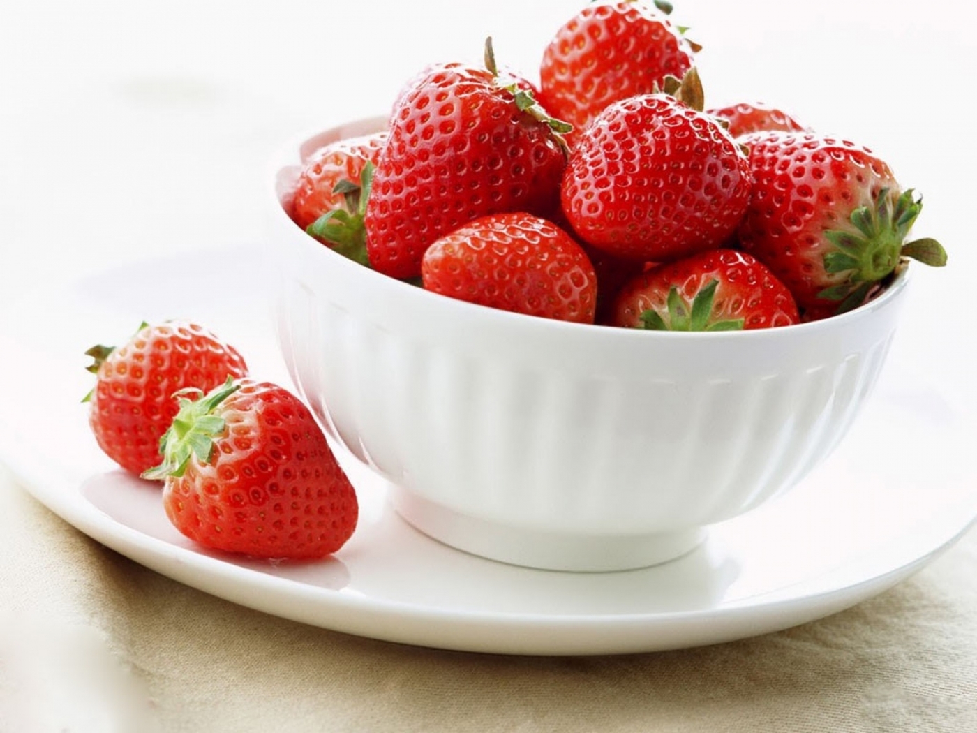 Handy-Wallpaper Erdbeere, Berries, Lebensmittel kostenlos herunterladen.