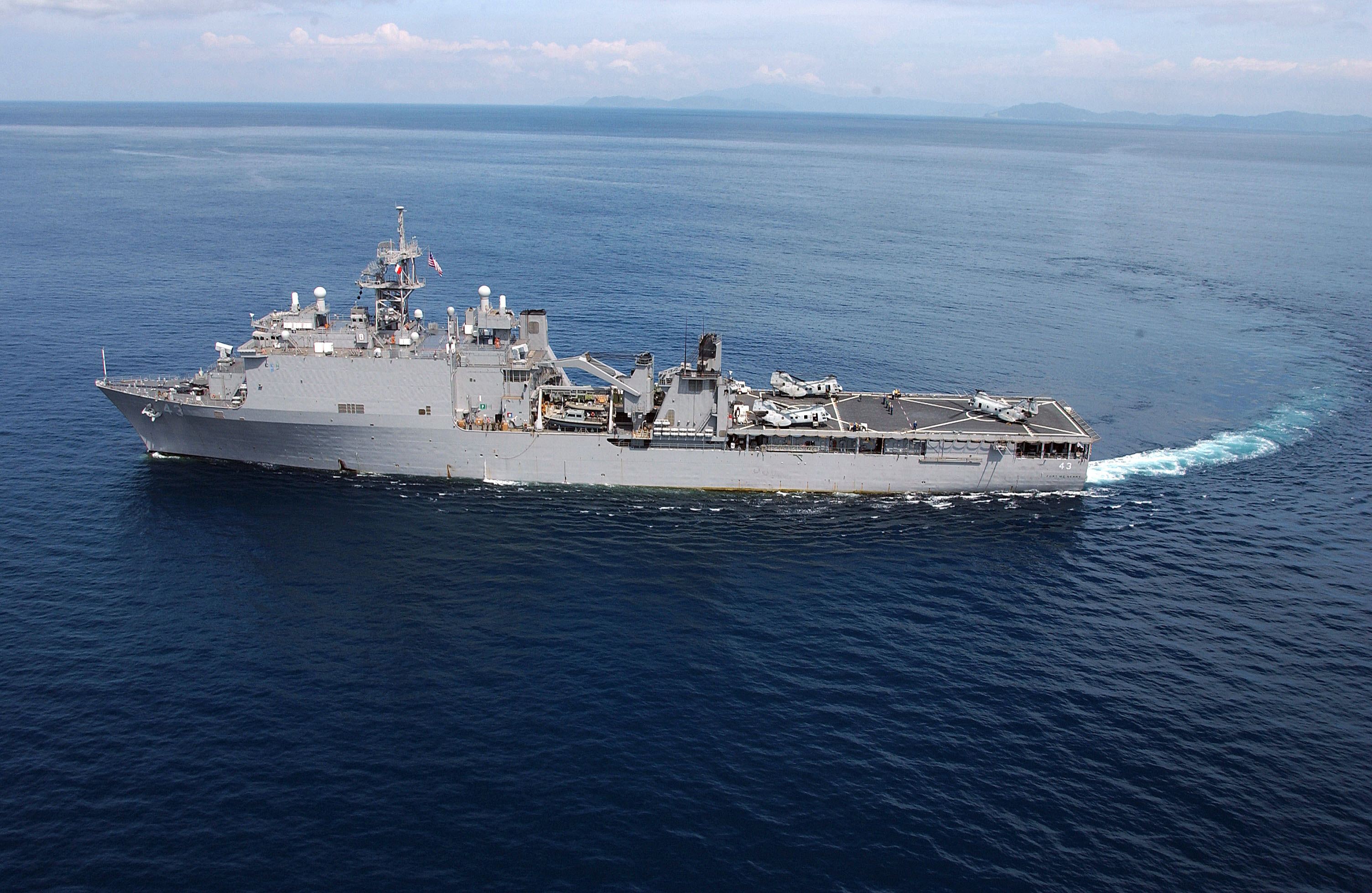 Landing ship. Десантный корабль Уидби Айленд. USS Fort MCHENRY (LSD-43). Десантные корабли ВМС США. Десантные корабли ВМФ США.