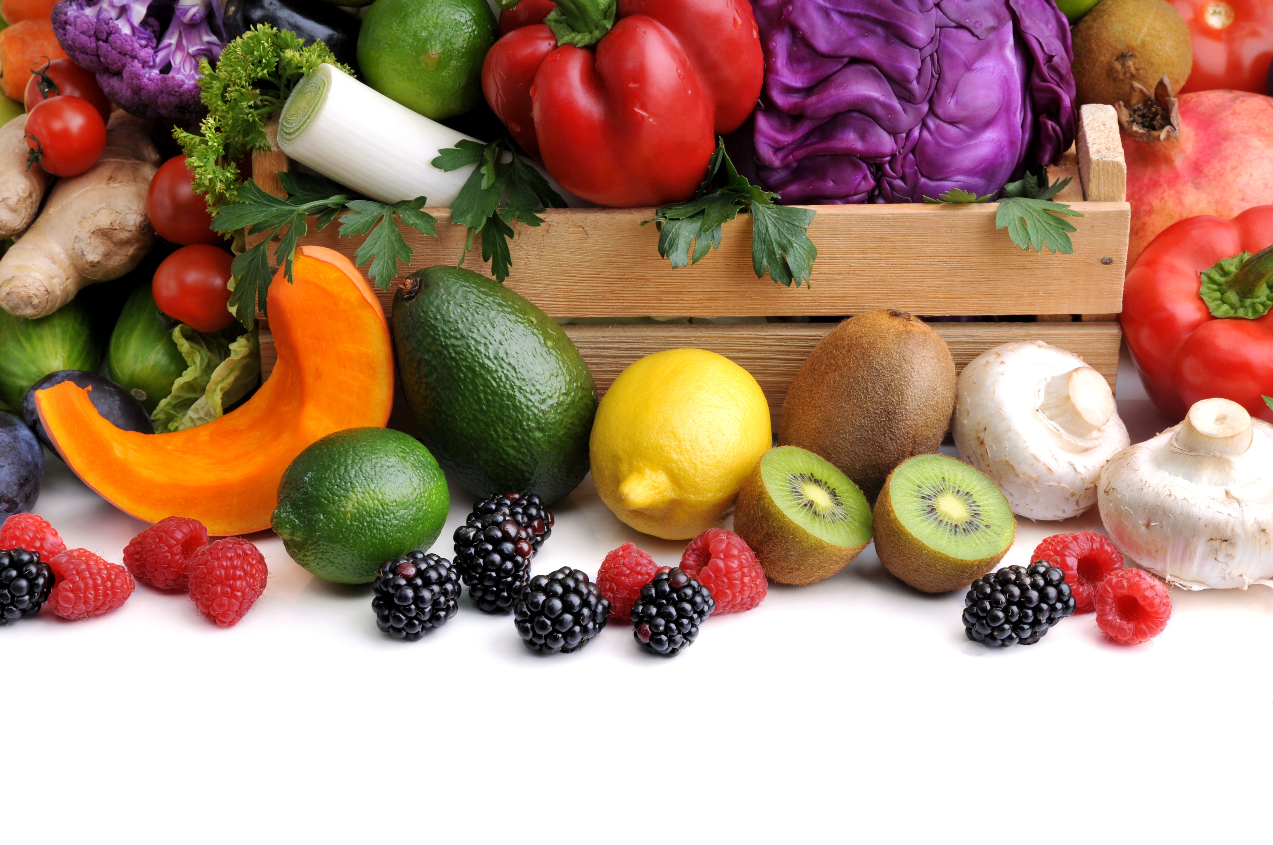 Colourful and crunchy fruit and vegetables can. Овощи и фрукты. Овощи, фрукты, ягоды. Продукты овощи. Красивые овощи.