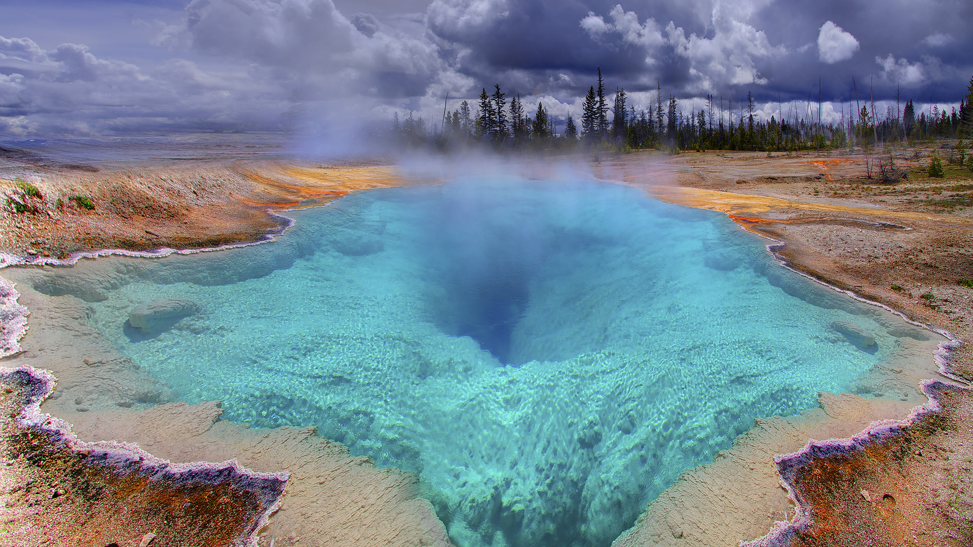 Геотермальный источник в Йеллоустонском парке в США.