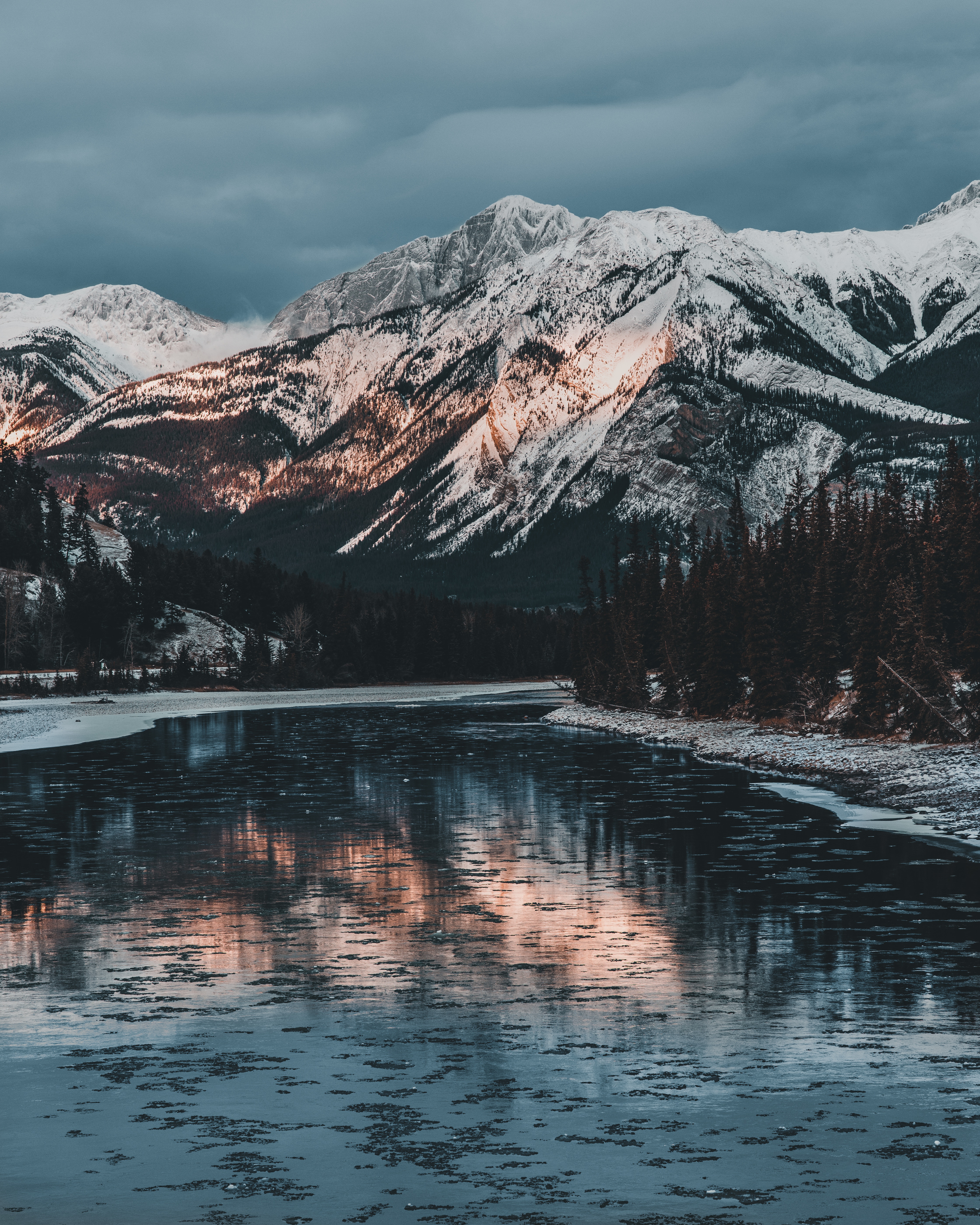 113523 скачать обои канада, природа, снег, горы, озеро, заснеженный, джаспер - заставки и картинки бесплатно
