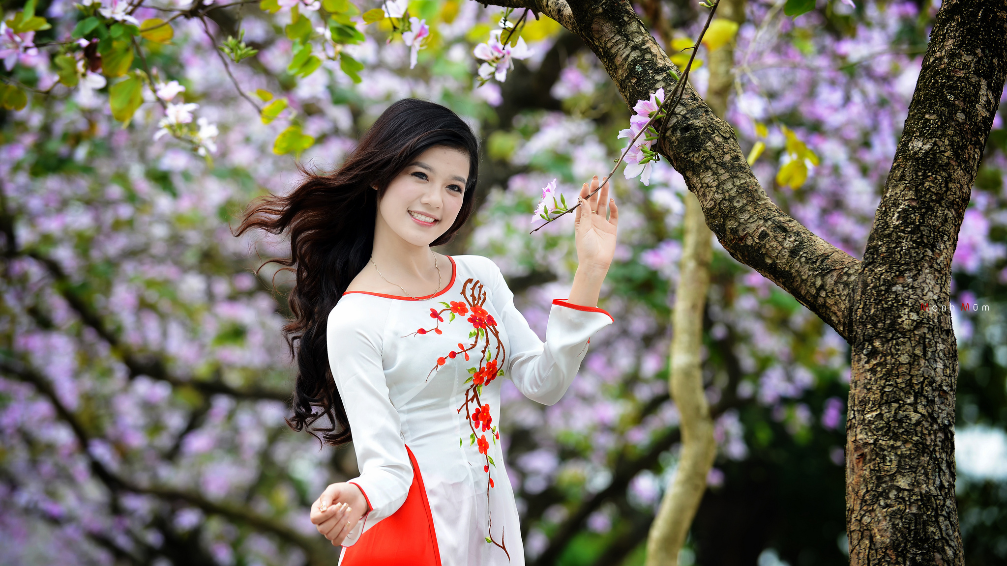 Китаянки с пышными формами. Jang Nara ao dai. Ao dai Блэк. Красивые японки.