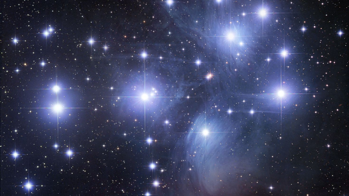 Четыре большие звезды. Созвездие Плеяды. Плеяды Звёздное скопление. Космос звезды. Яркая звезда.