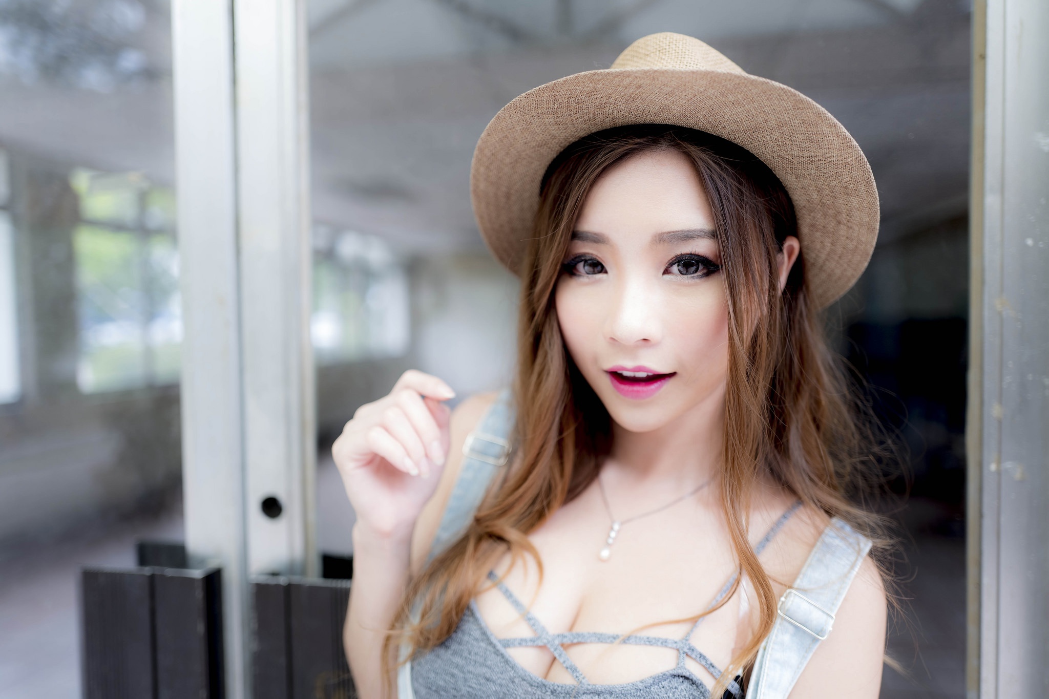 Download mobile wallpaper Smile, Hat, Brunette, Model, Women, Asian for free.
