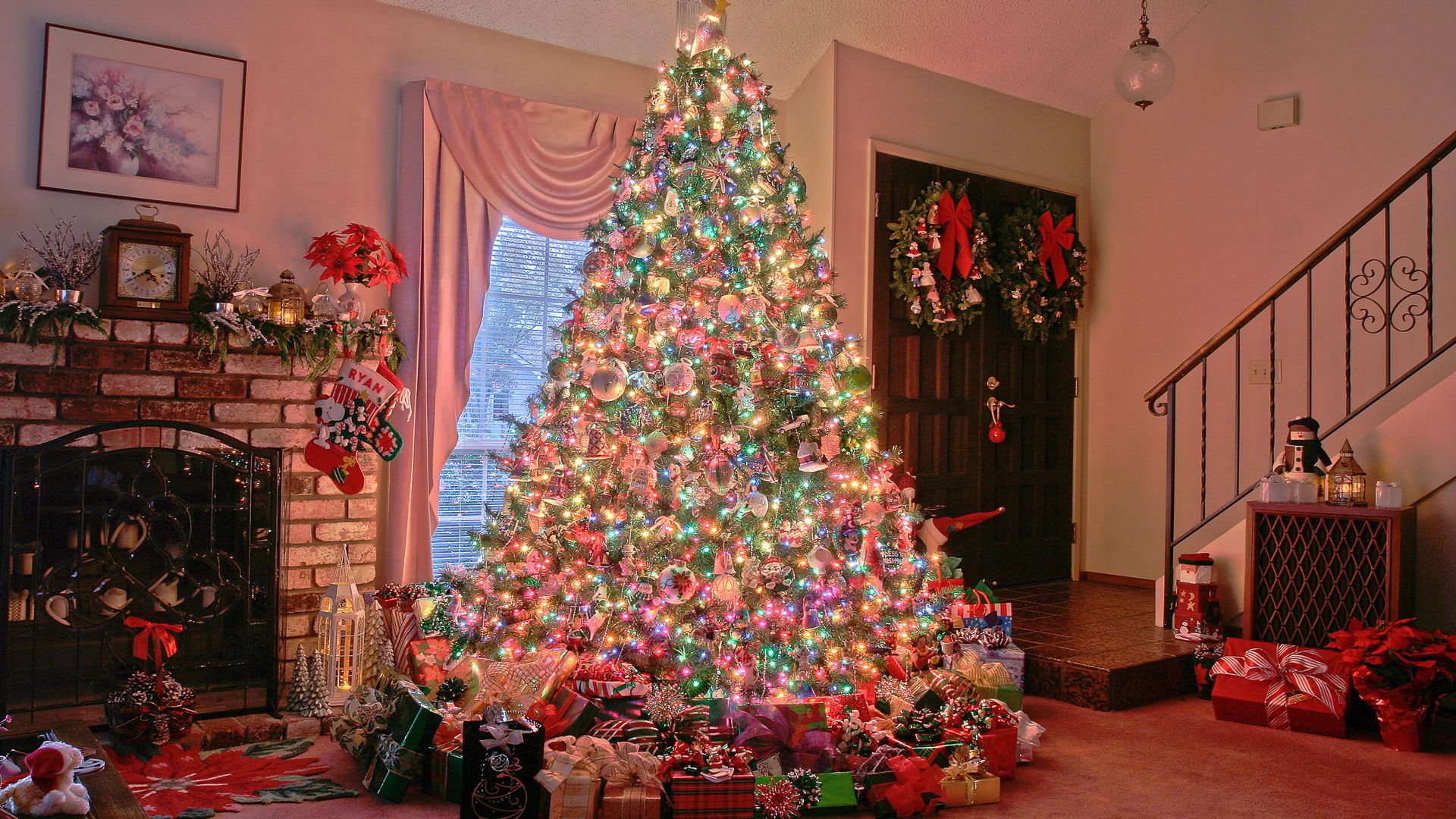 Download mobile wallpaper Decoration, New Year, Christmas Tree, Holidays, Holiday for free.