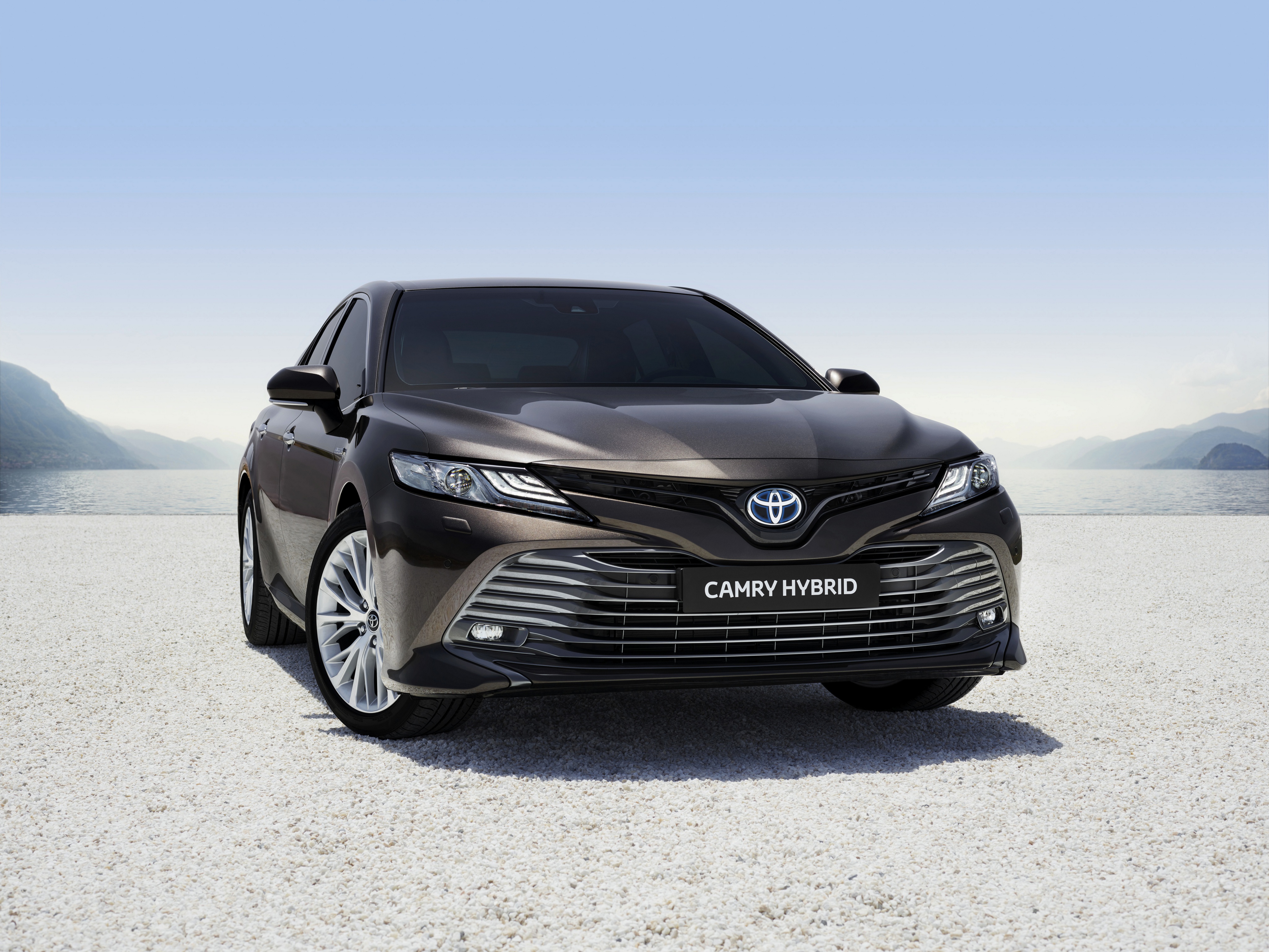Đánh giá chi tiết Toyota Camry thế hệ mới
