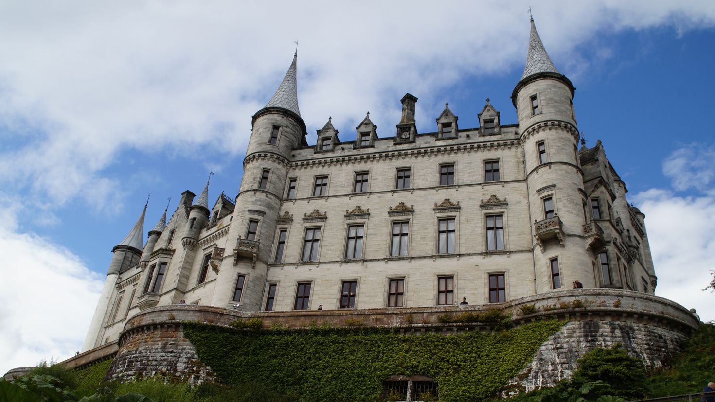 Castle dl. Замок Данробин Шотландия. Данробин Касл. Замок Эмброуз Шотландия. Архитектура замка Данробин.