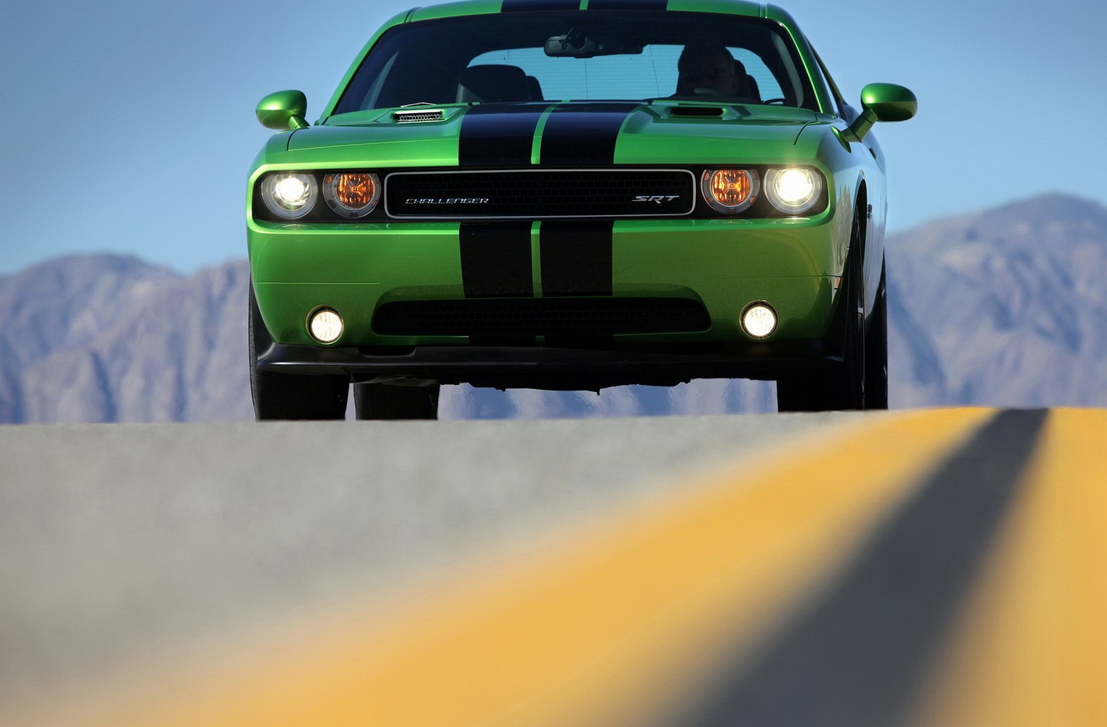 Dodge Challenger srt Р·РµР»РµРЅС‹Р№