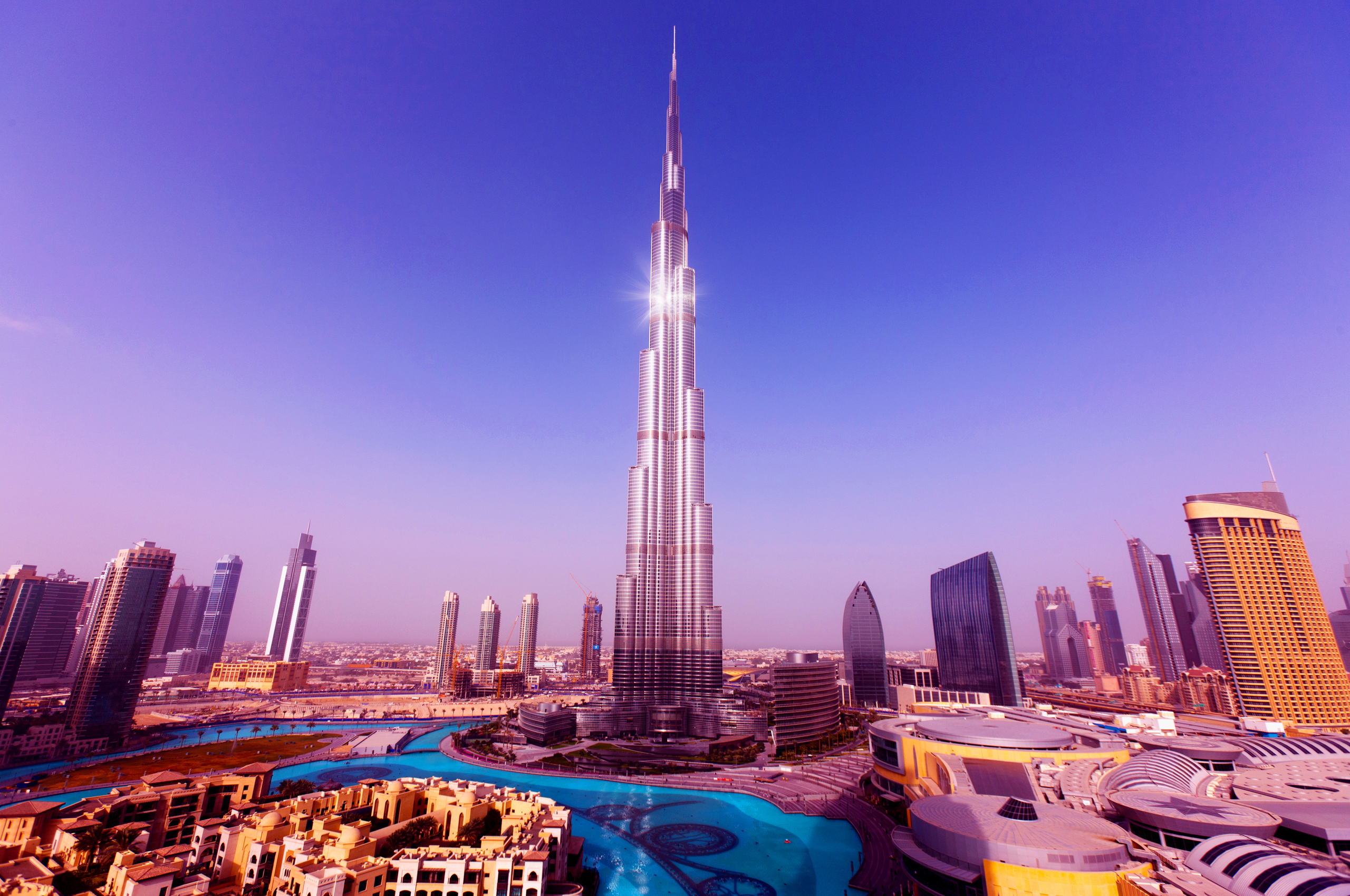 Башня Бурдж-Халифа (Дубай, ОАЭ, Архитектор Эдриан Смит)
