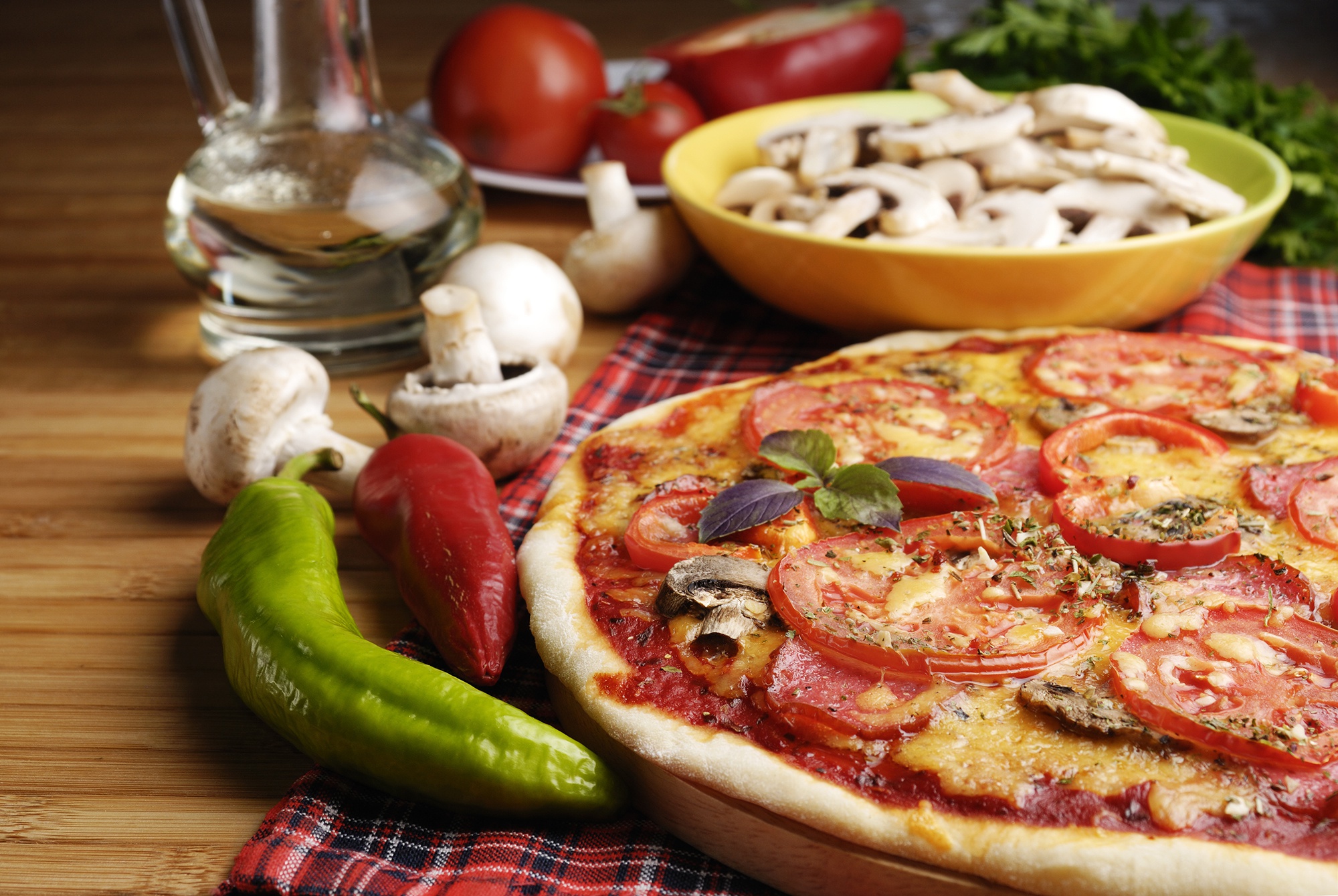 Какое блюдо пицца. Итальянская кухня. Национальные блюда Италии. Традиционная итальянская кухня. Италия кухня национальные блюда.