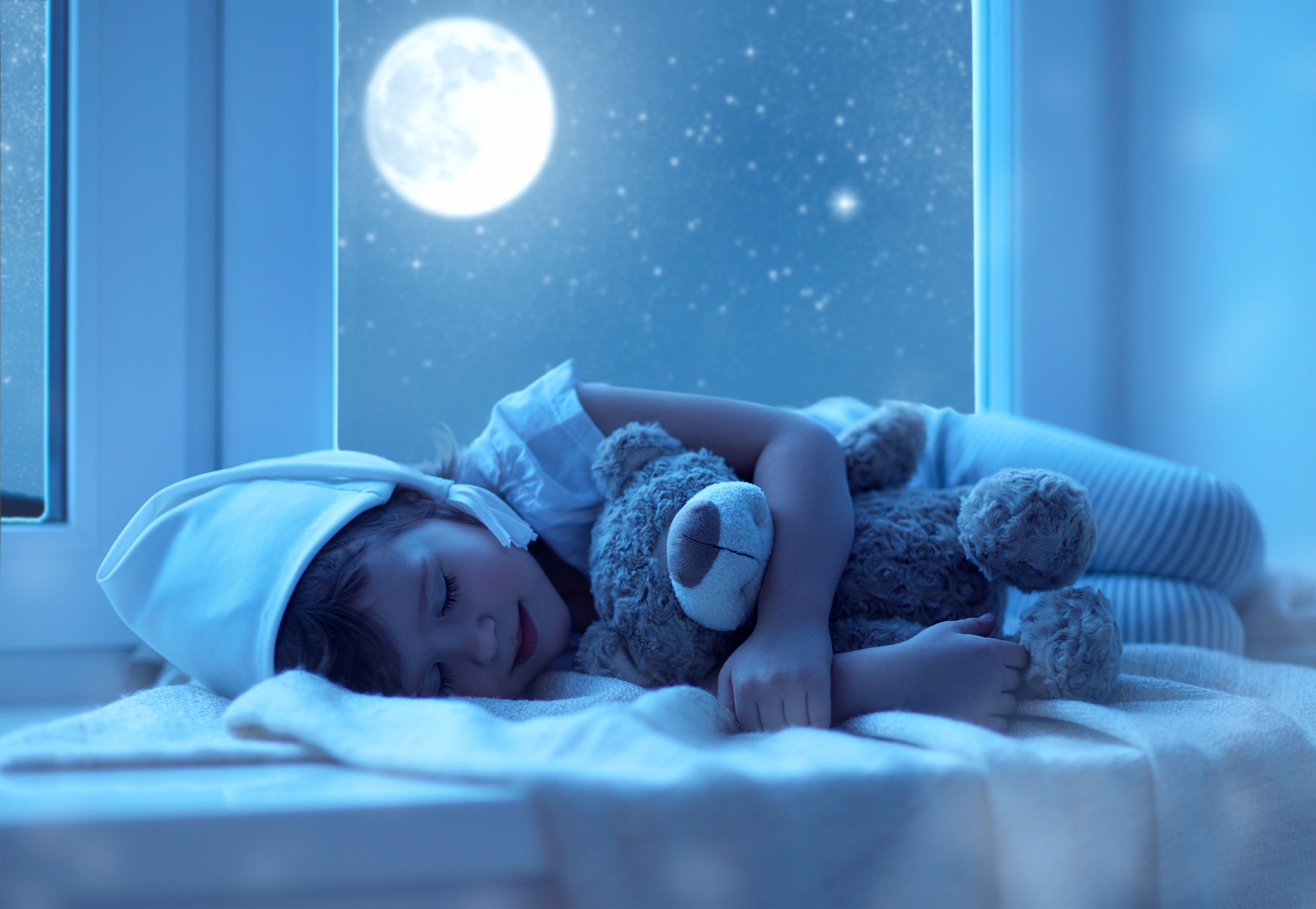 Спящий ребенок ночью
