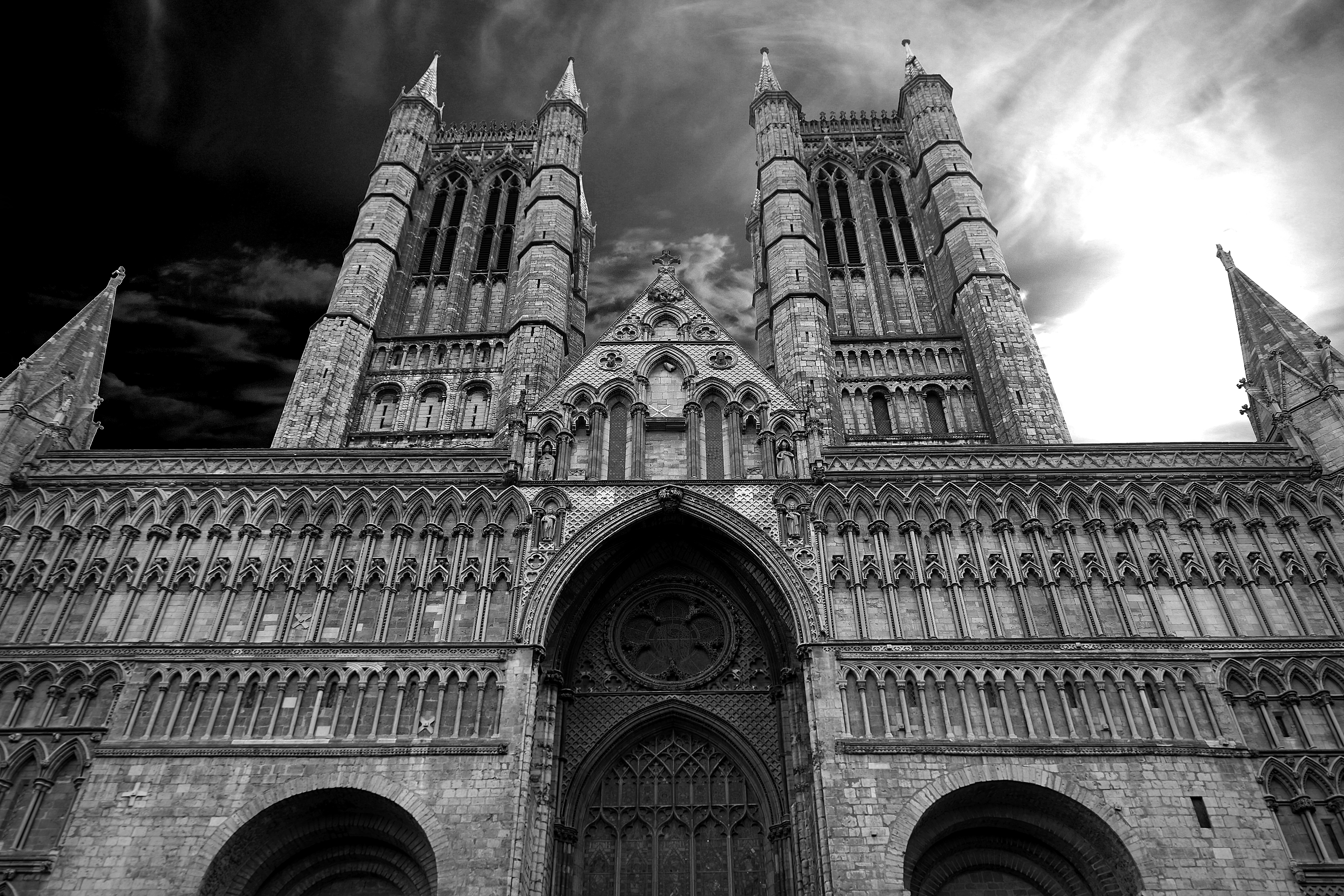 Download mobile wallpaper Architecture, Cathedral, England, Black & White, Religious, Cathedrals for free.