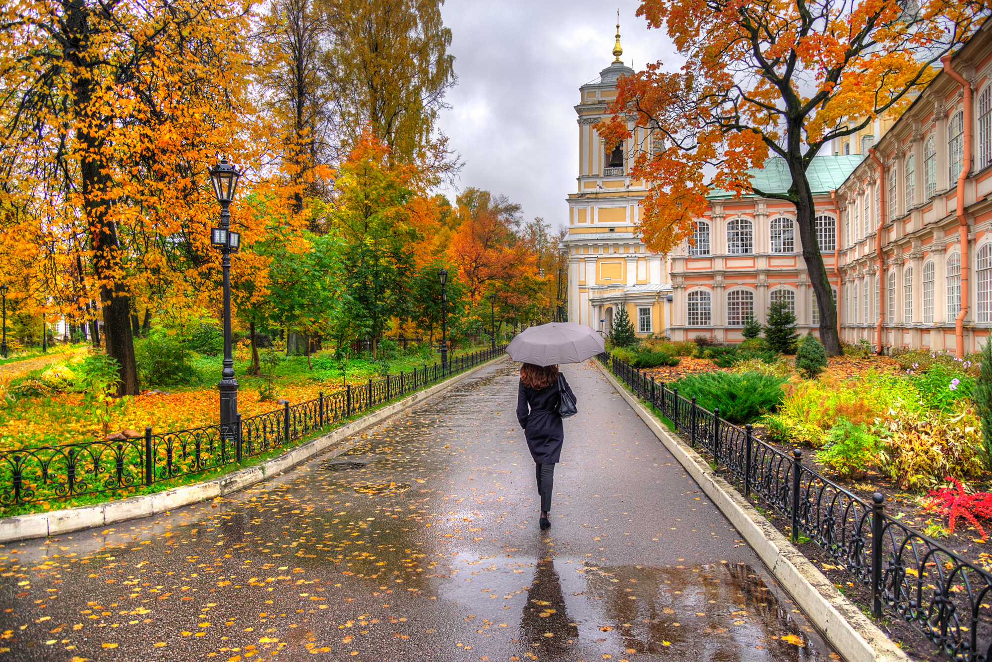 Осень парк Александро Невская Лавра