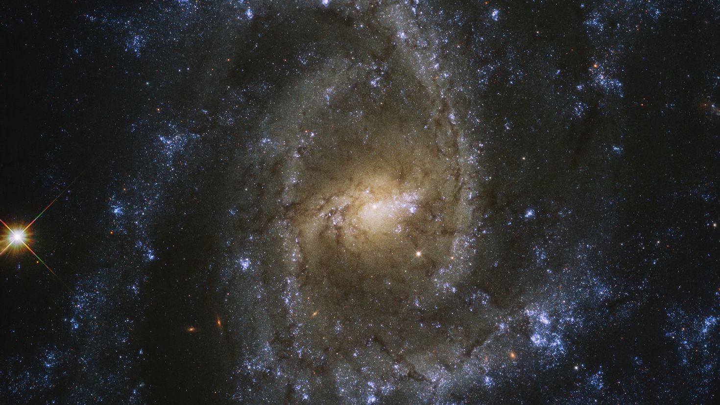 Спиральная Галактика Хаббл