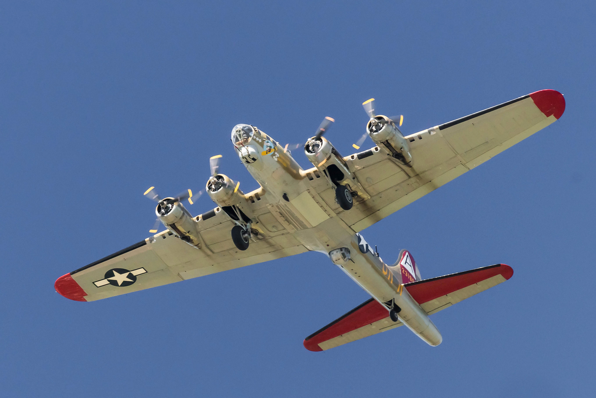 Летающая крепость. Boeing b-17g Flying Fortress. B 17 летающая крепость. B-17 Flying Fortress. Boeing b-17 Flying Fortress.