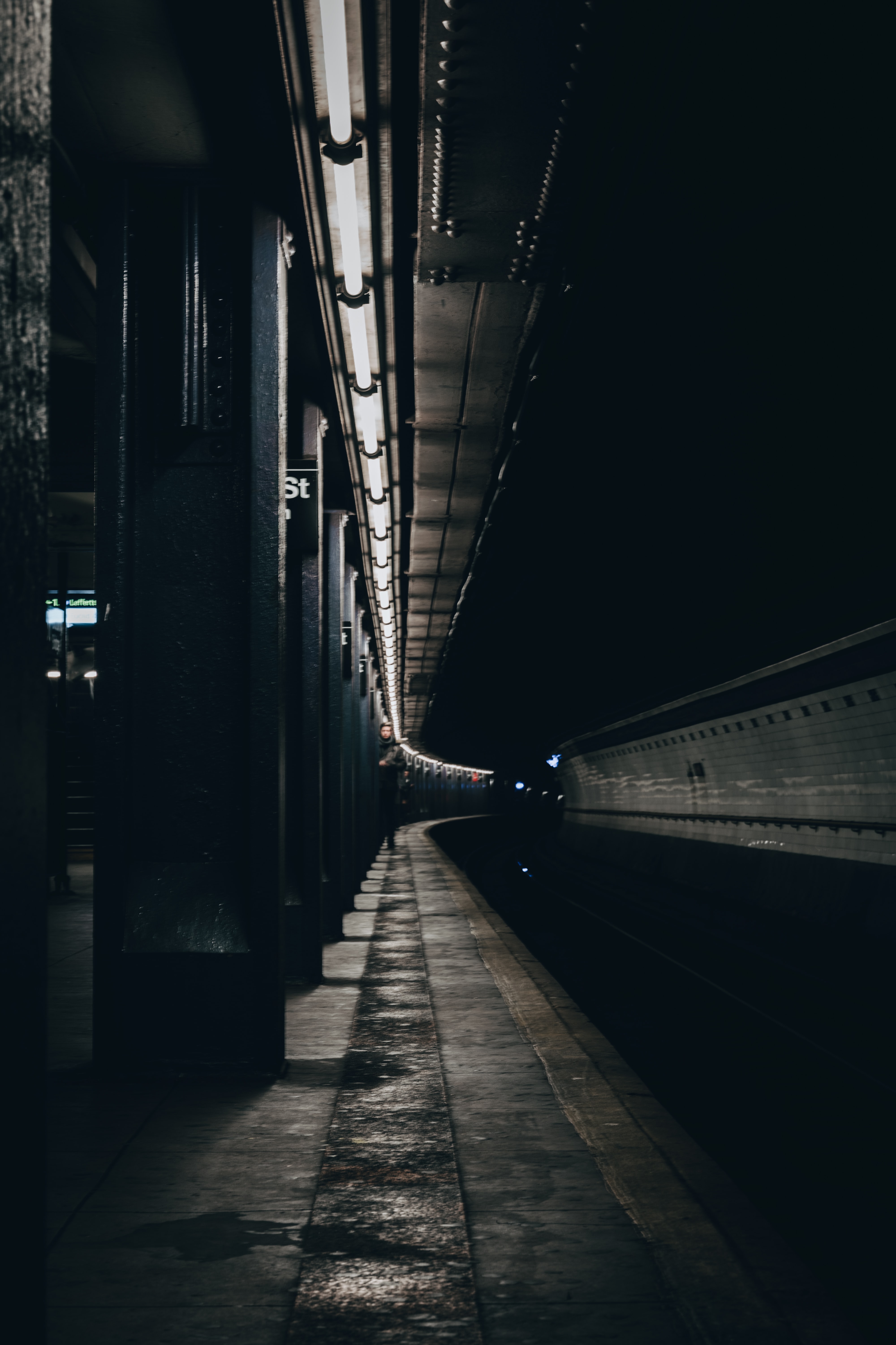 metro, dark, silhouette, miscellanea, miscellaneous, human, person, tunnel, subway 1080p