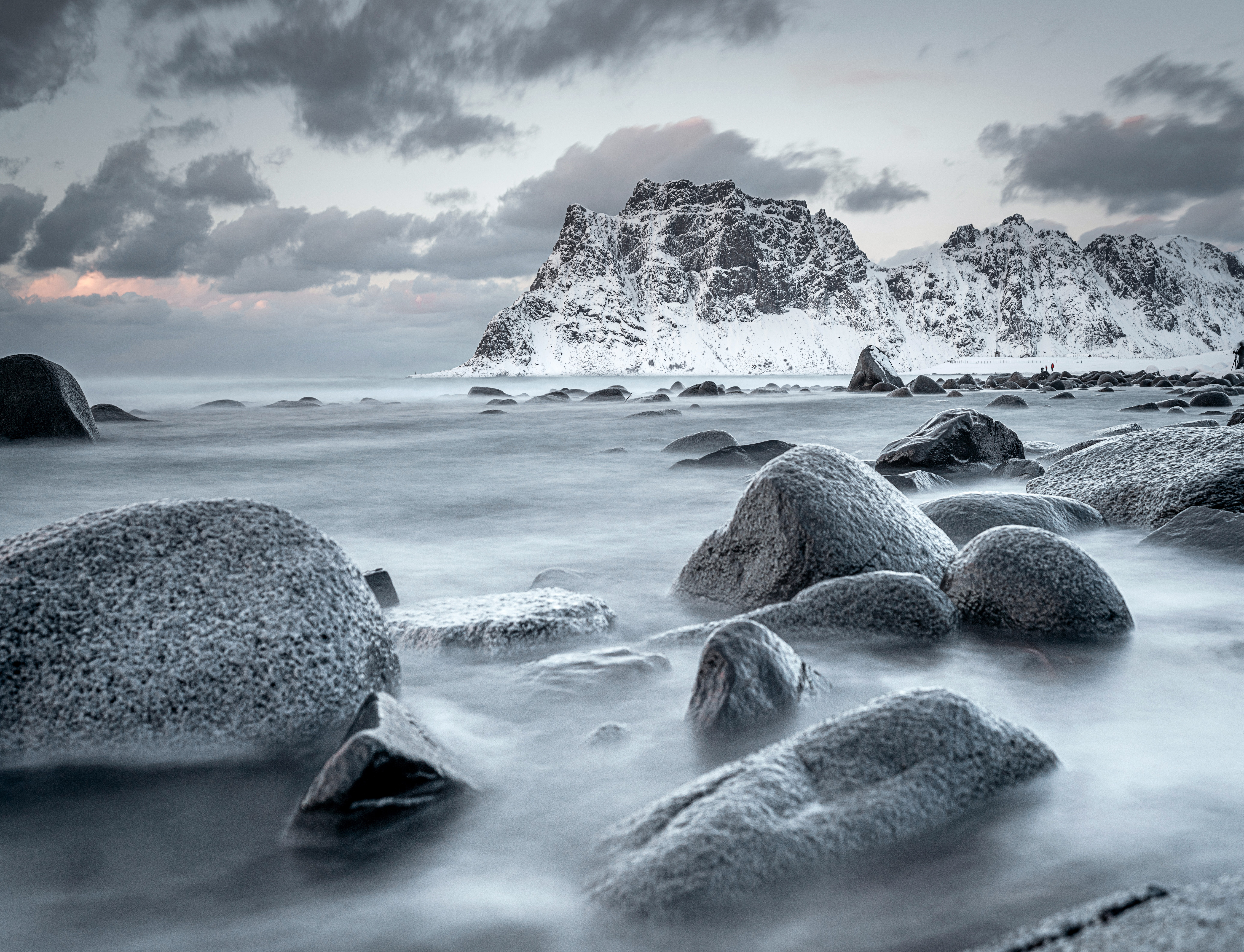 nature, water, mountains, sea, snow, rocks, shore, bank HD for desktop 1080p