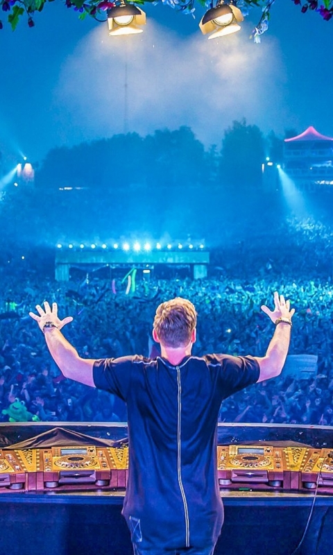 Hardwell Announces Global Tour After Ultra Music Festival Comeback Set