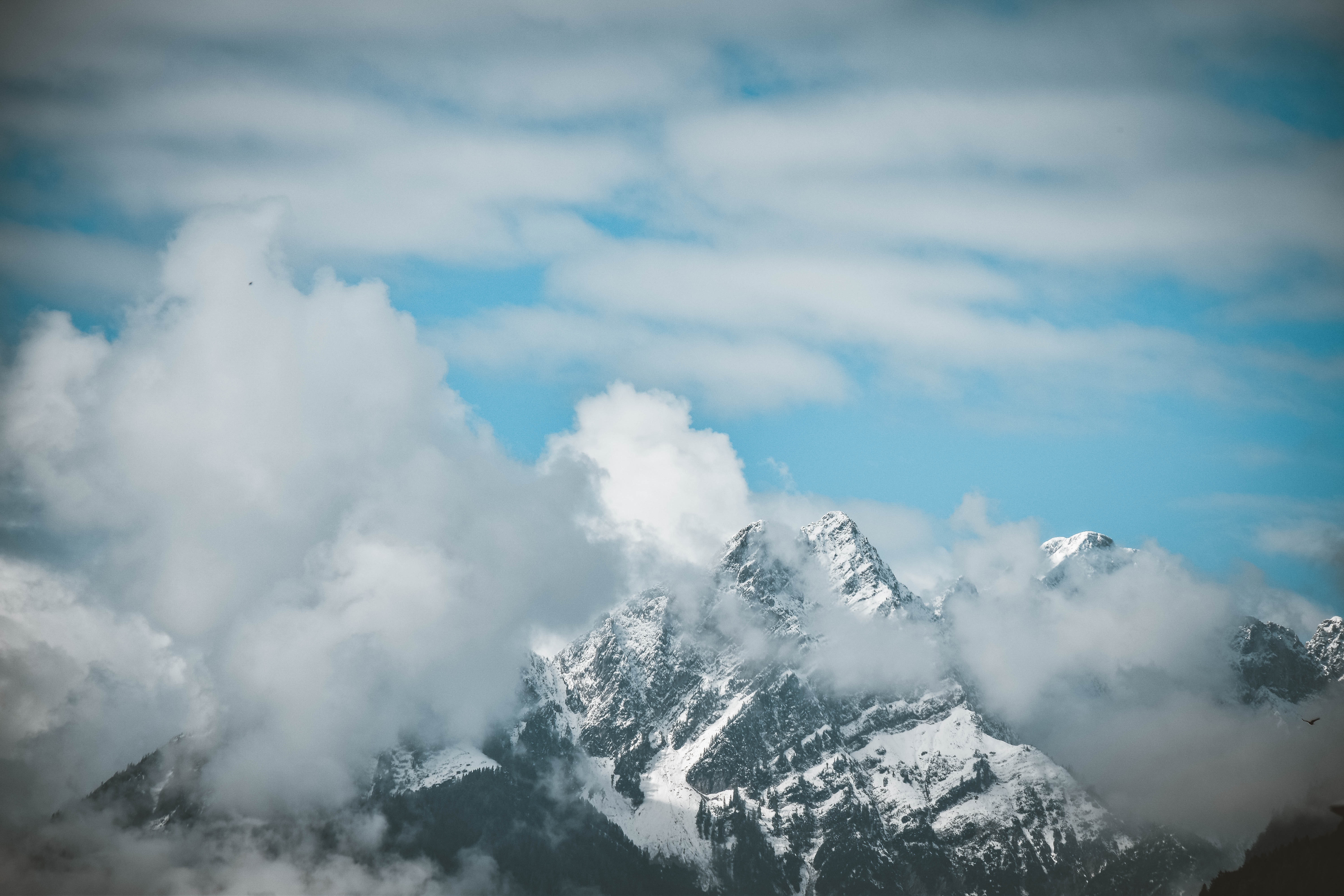 147732 Hintergrundbild herunterladen natur, clouds, blick von oben, berg, scheitel, nach oben, gipfel, höhepunkt, nebel - Bildschirmschoner und Bilder kostenlos