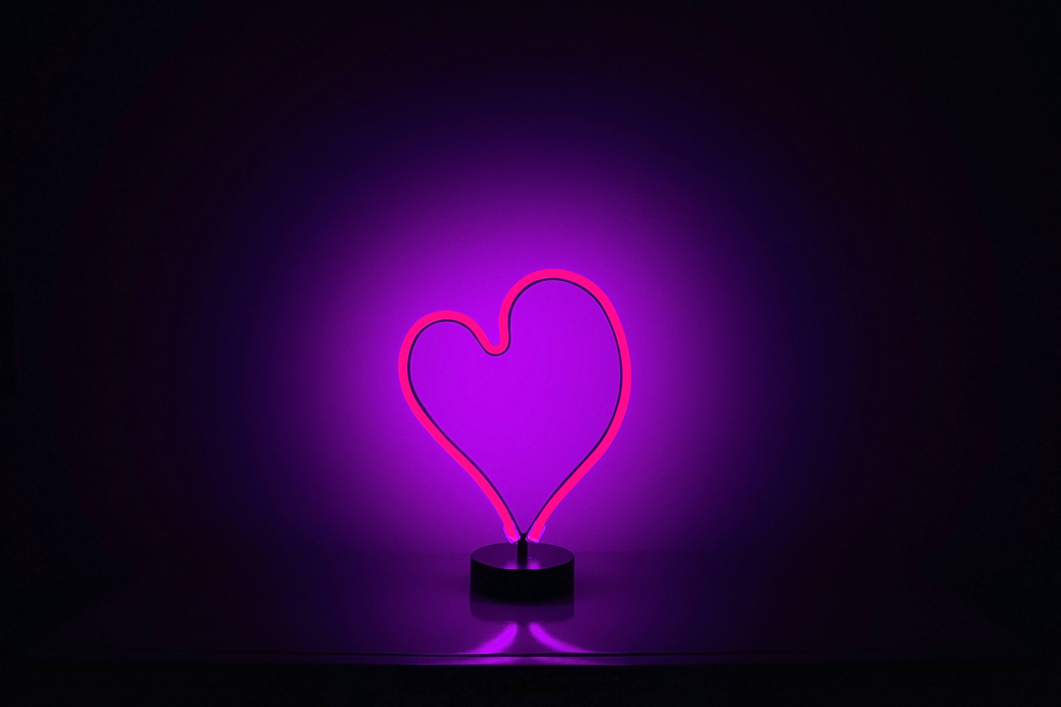 Mobile wallpaper illumination, heart, dark, neon, backlight
