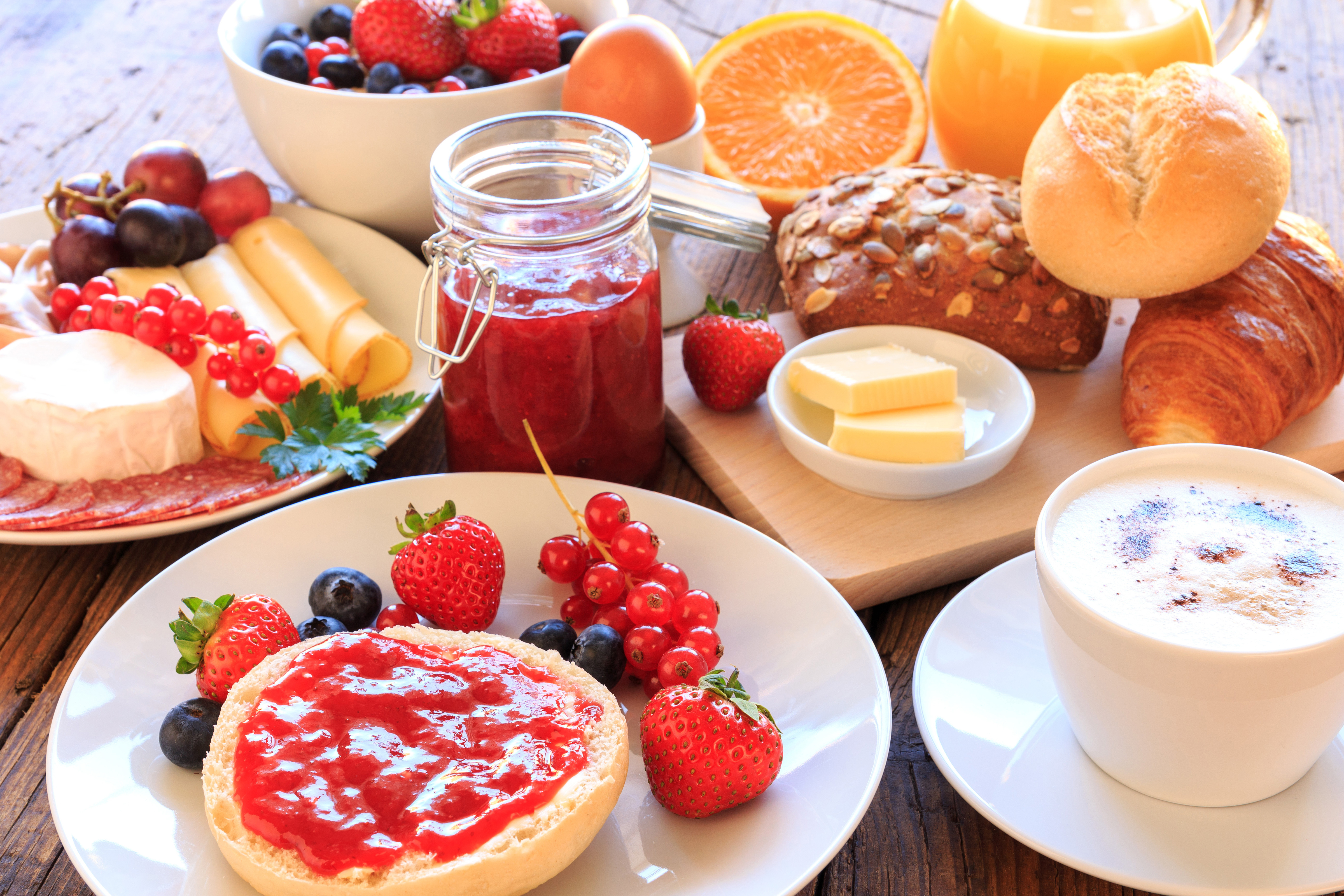 food, breakfast, berry, cheese, coffee, fruit, jam, viennoiserie 2160p