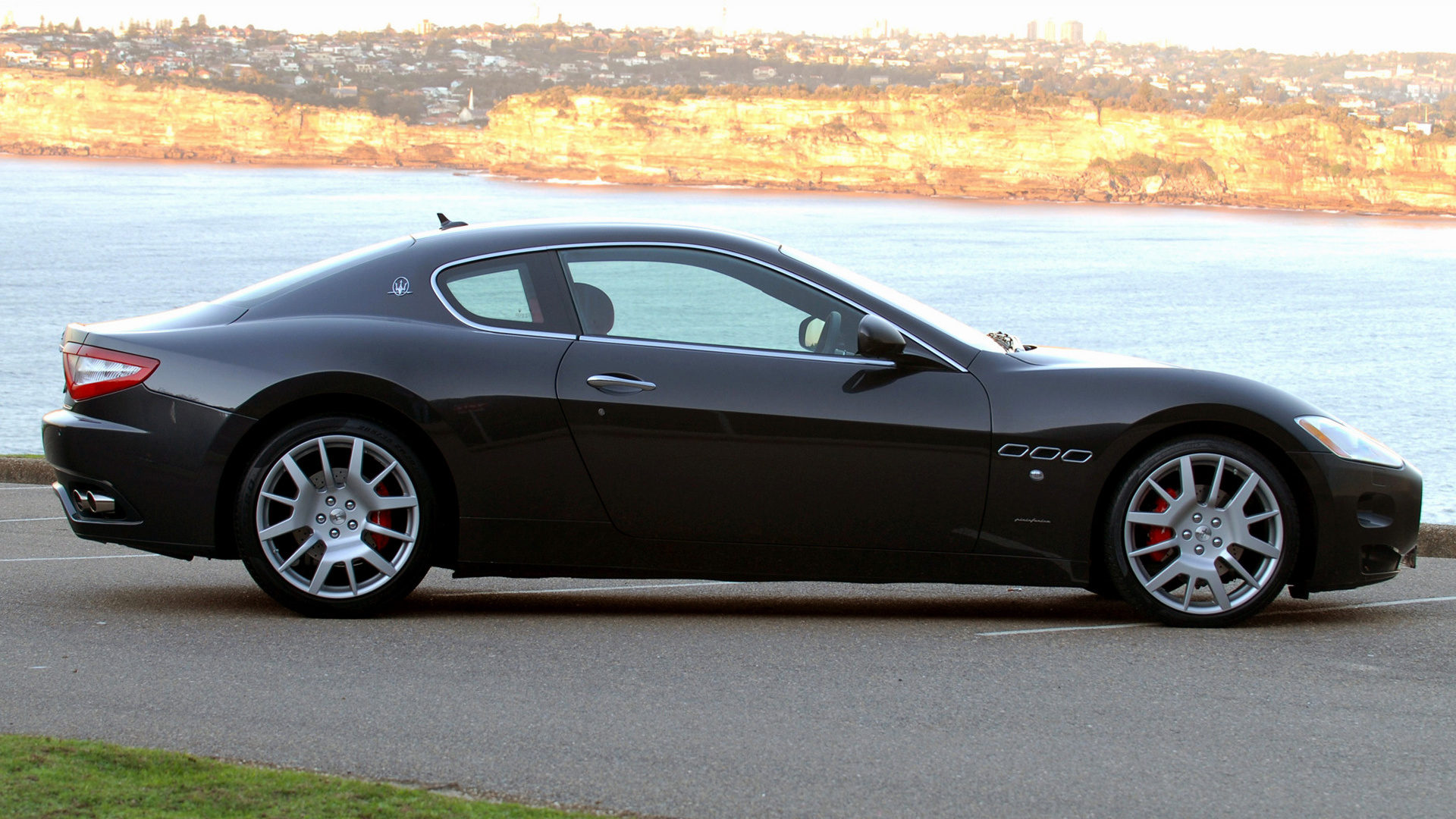 Maserati Gran Turismo Black Edition