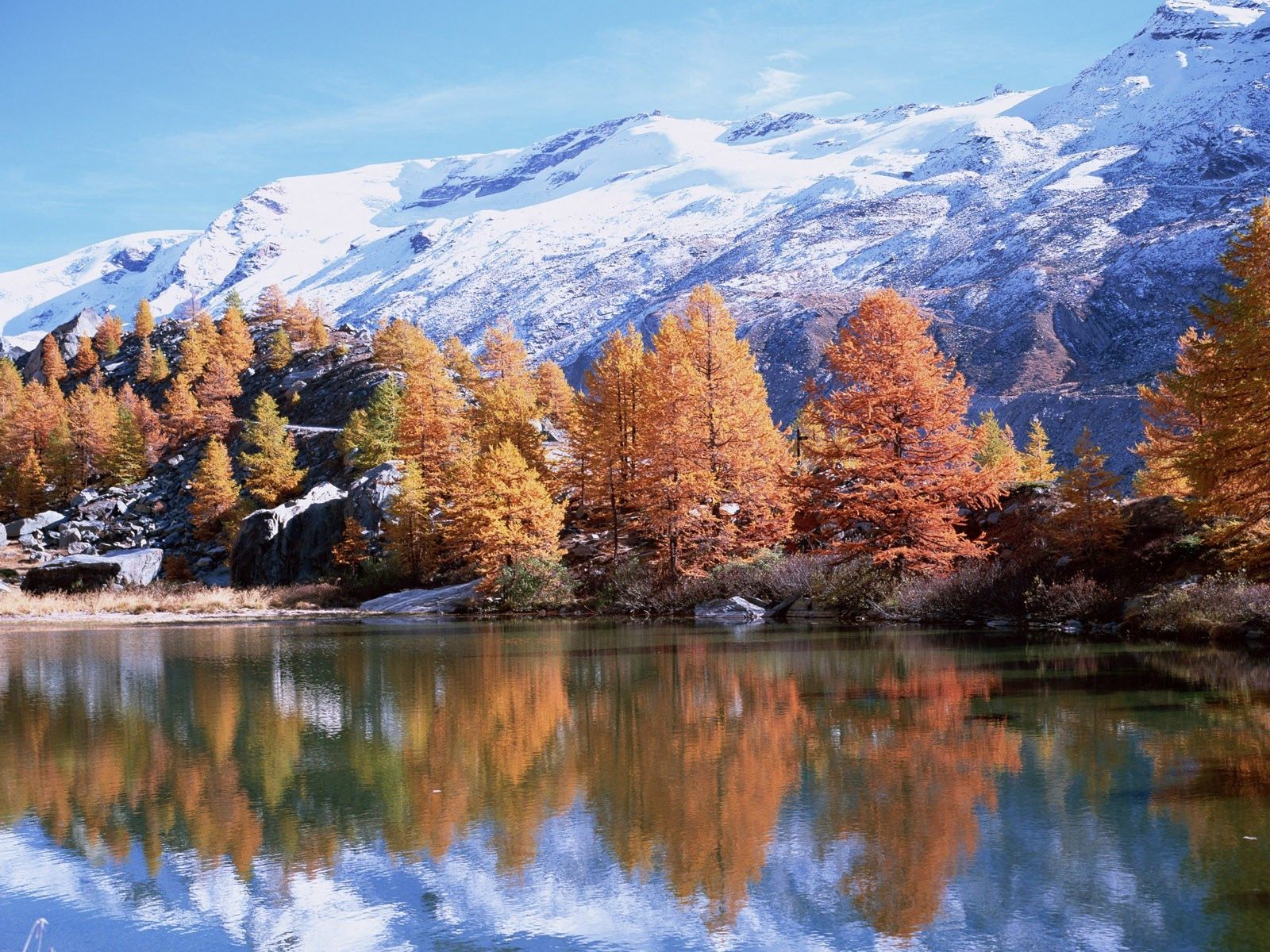 無料モバイル壁紙自然, 木, 山脈, 湖, 反射, サン, 秋をダウンロードします。