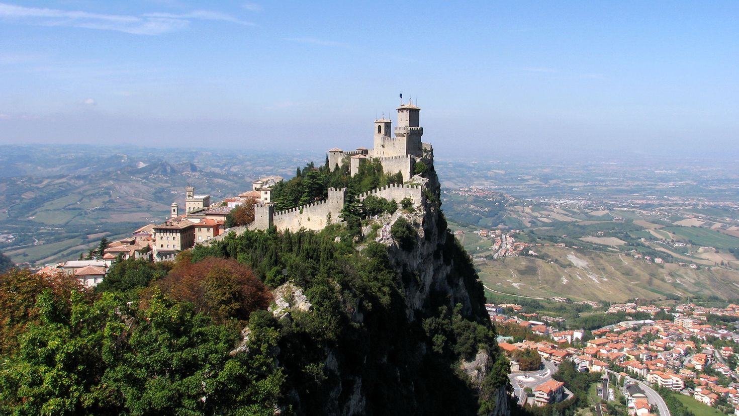 San marino. Сан Марино гора Монте титано. Сан Марино Италия. Башня Гуаита Сан-Марино. San Marino (Сан Марино).