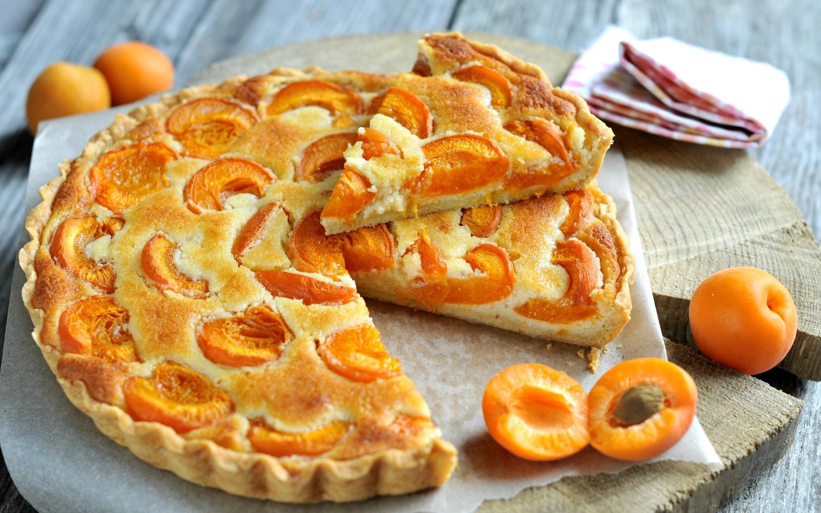 food, bakery products, baking, pie, apricots