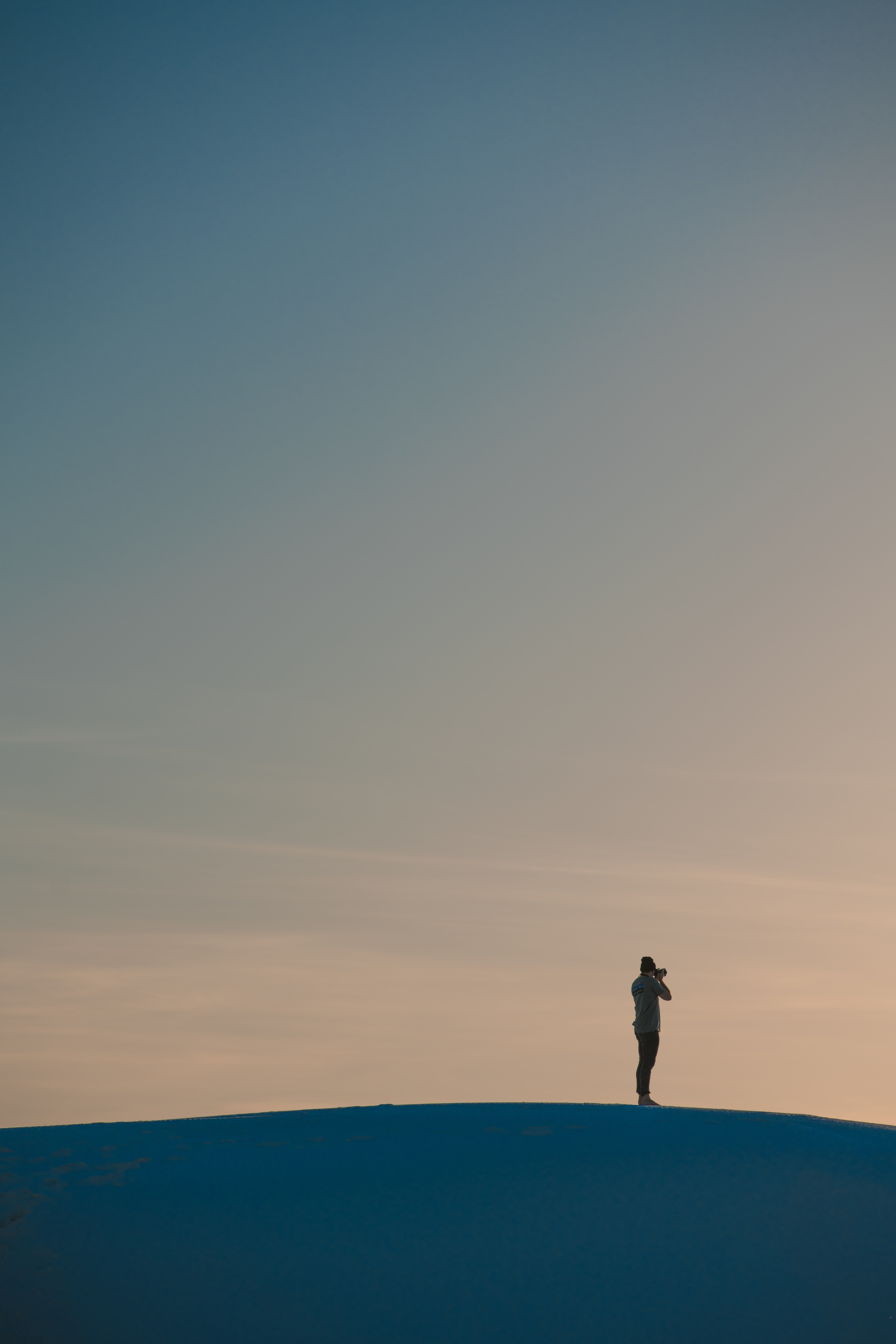 Download mobile wallpaper Horizon, Miscellanea, Miscellaneous, Lonely, Photographer, Loneliness, Alone for free.