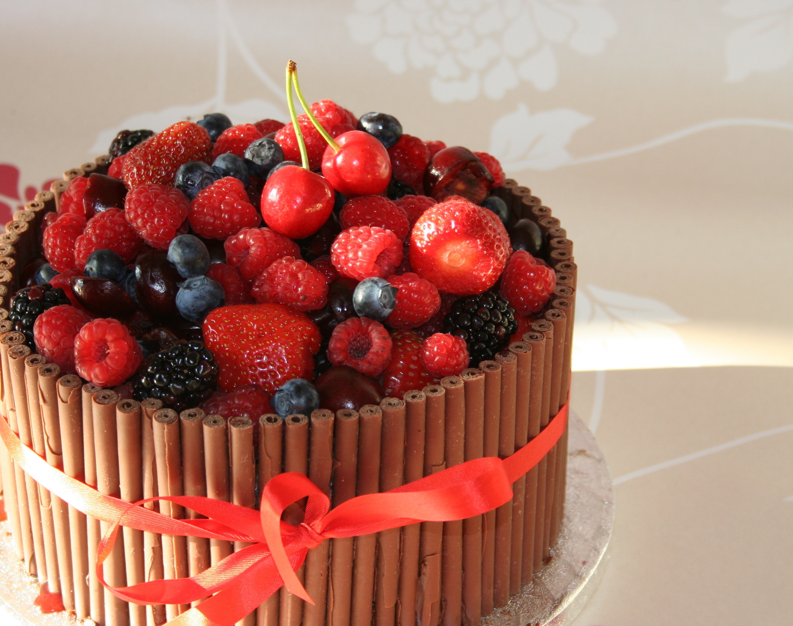 cake, cherry, food, strawberry, raspberry, blackberry, cinnamon, berry, tubes, tubules 8K
