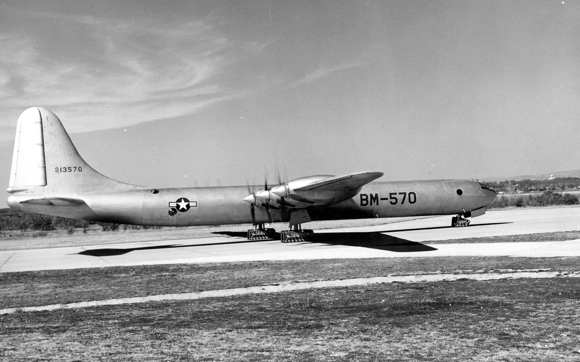 Б 36 размеры. Convair b-36 шасси. B-36 бомбардировщик. Convair b-36 «Миротворец». Самолёт Convair b 36.