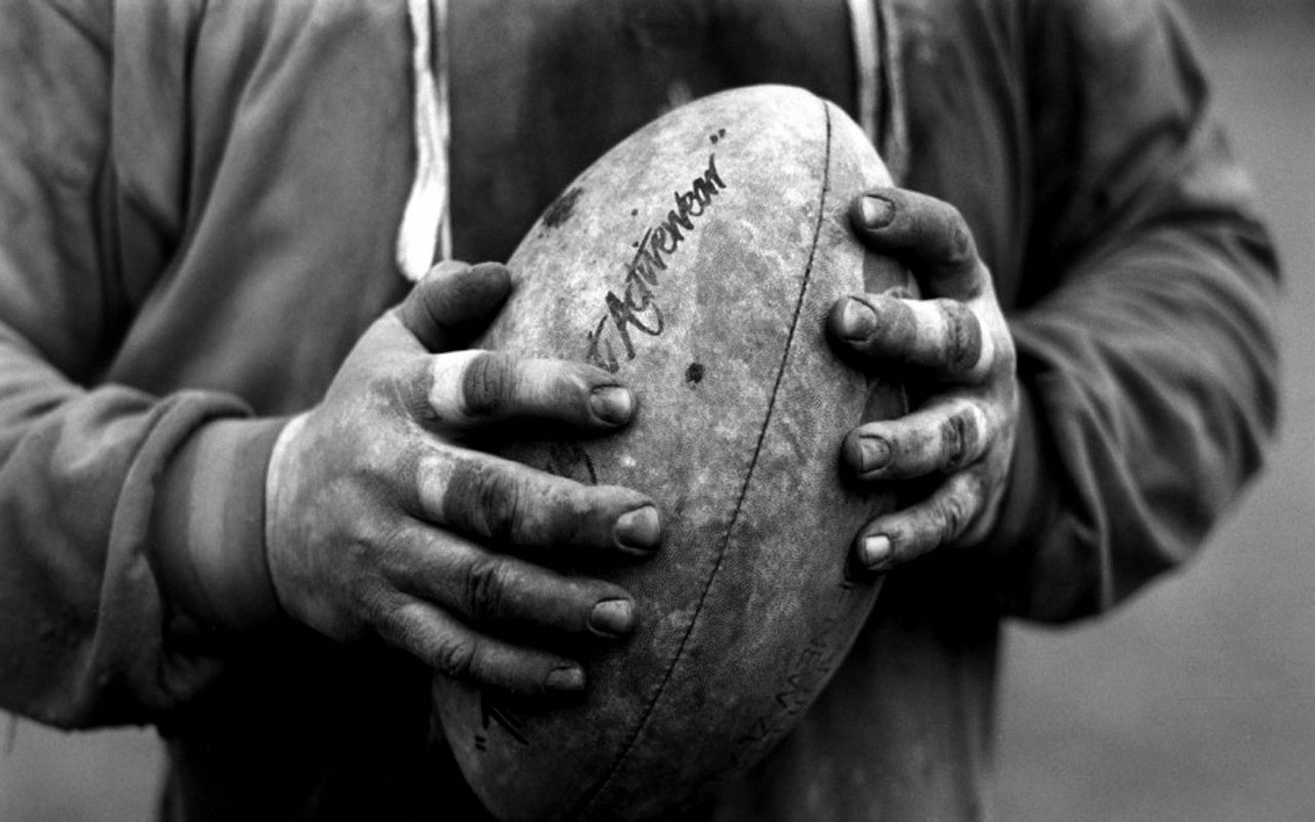 390221 Hintergrundbild herunterladen sport, rugby, schwarz weiß - Bildschirmschoner und Bilder kostenlos