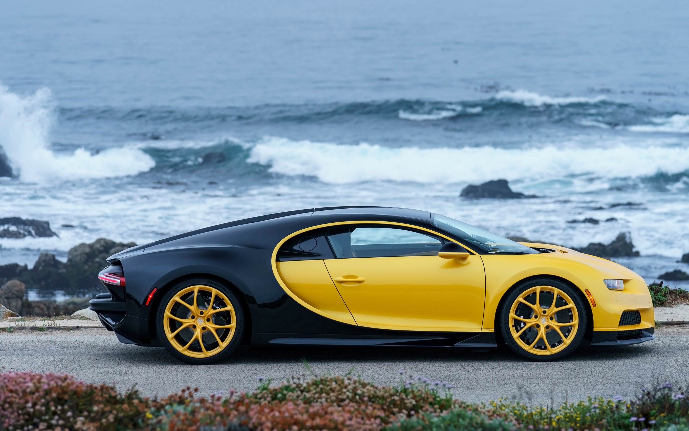 Bugatti Chiron Yellow