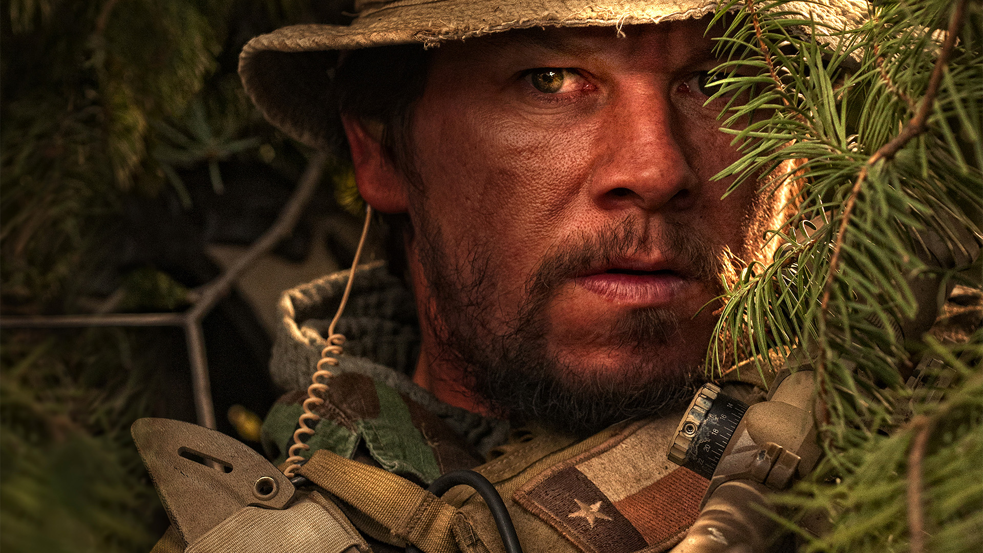 Уцелевший 2013. Марк Уолберг уцелевший. Уцелевший / Lone Survivor (2013). Тейлор Китч уцелевший. Бен Фостер уцелевший.