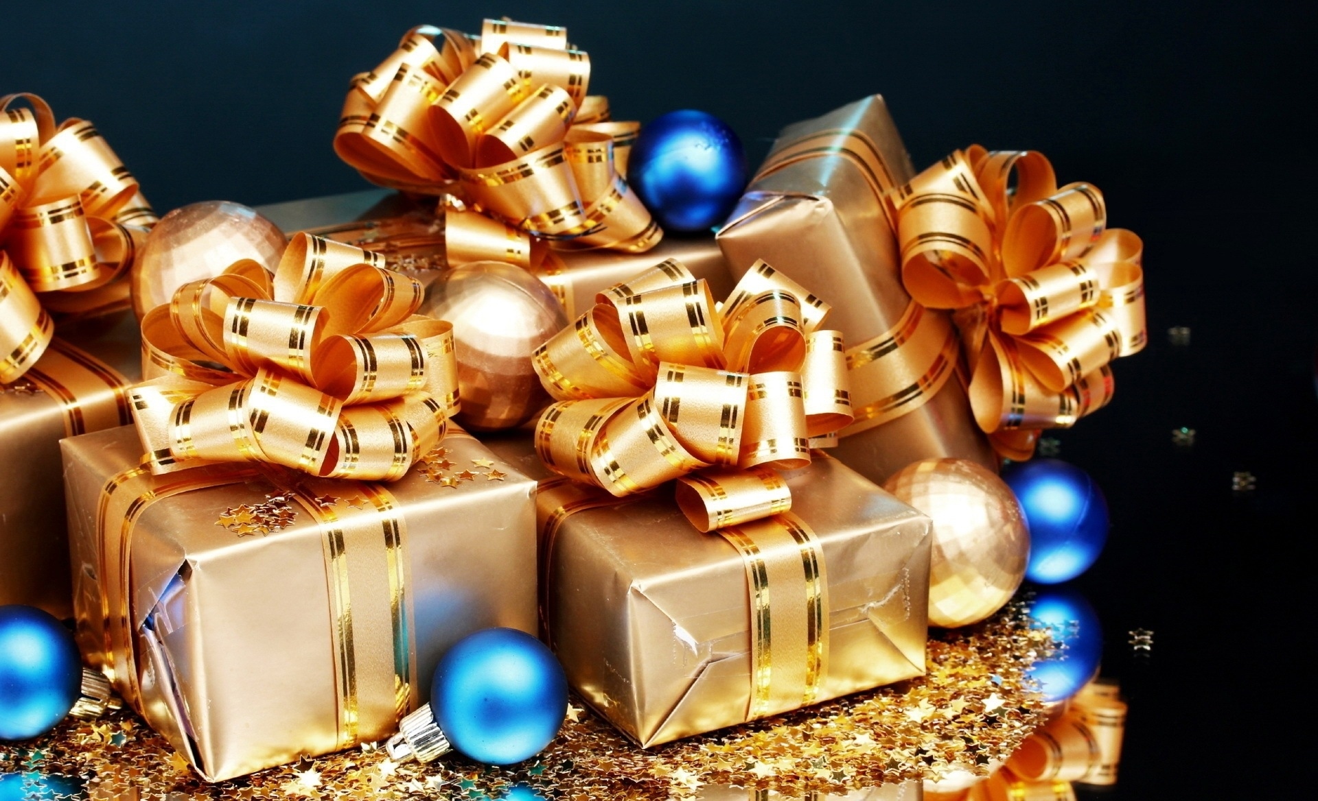 Download mobile wallpaper Christmas, Holiday, Gift, Decoration, Golden for free.