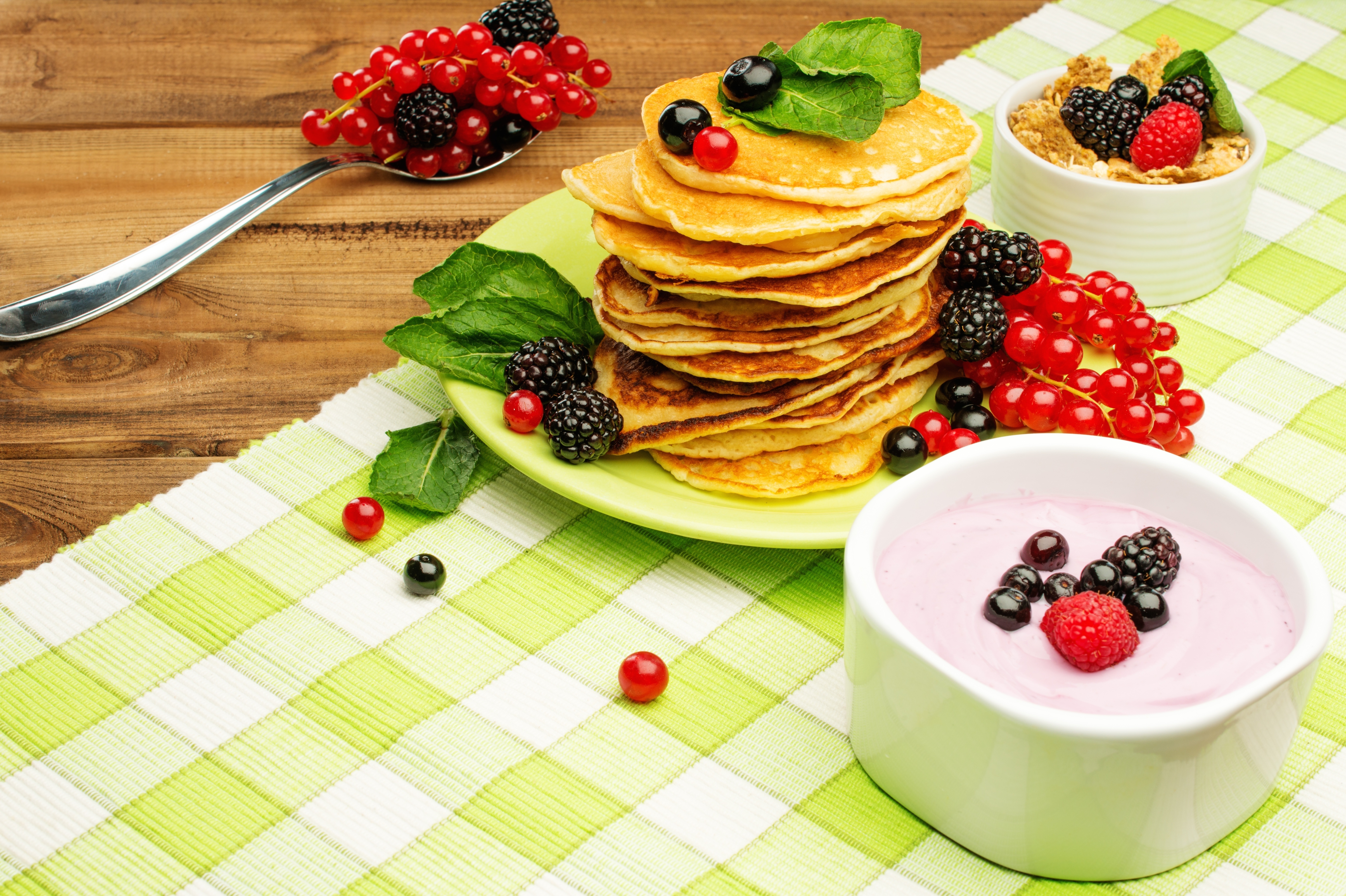 vertical wallpaper food, pancake, berry, blackberry, blueberry, currants, muesli, raspberry, yogurt