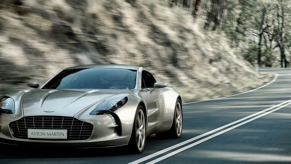 Aston Martin one 77 красный