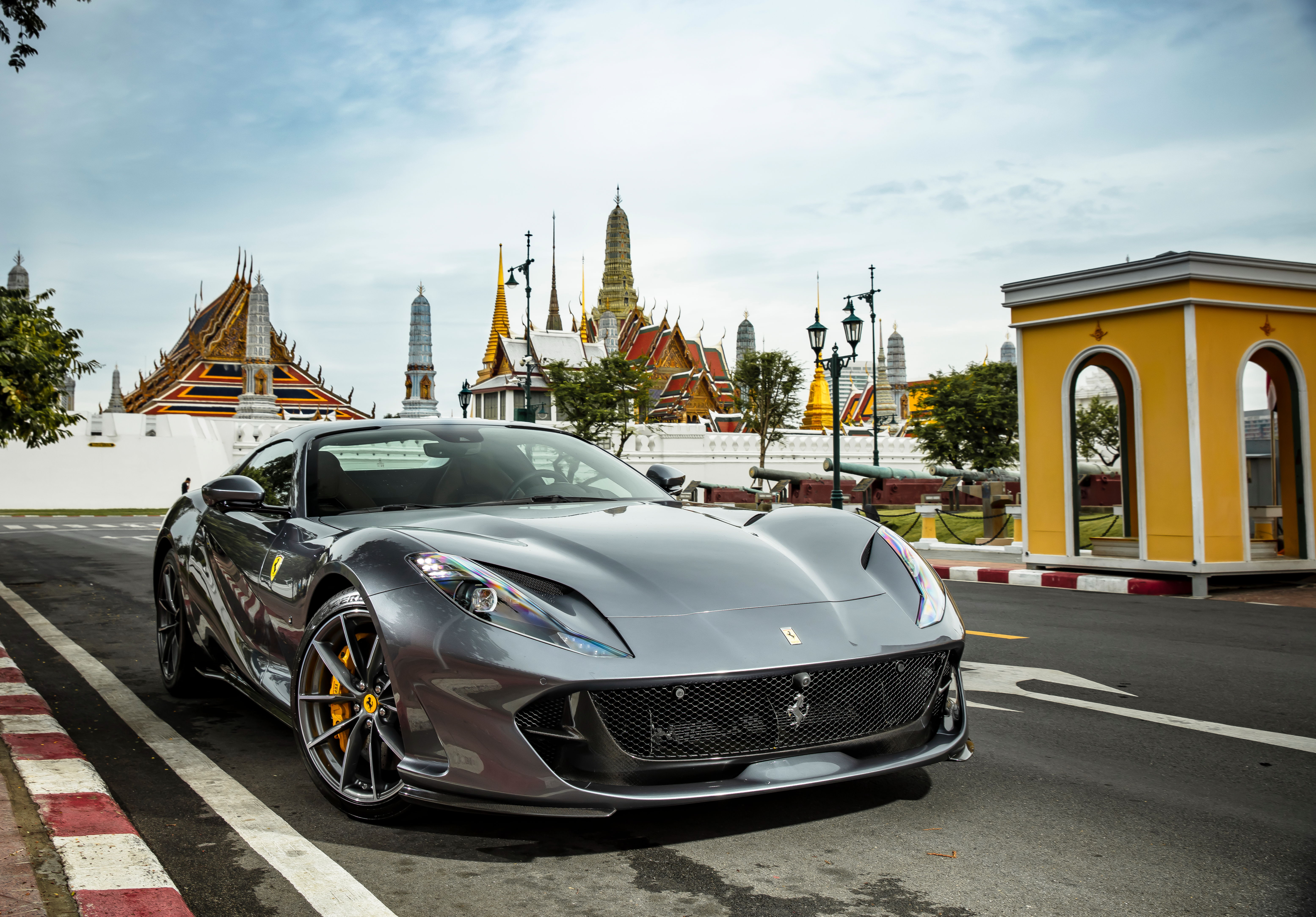 Качать новую. Ferrari 812 GTS. Ferrari 812 Superfast GTS. Ferrari 812 GTS 2020. Феррари 812 Superfast 2020.