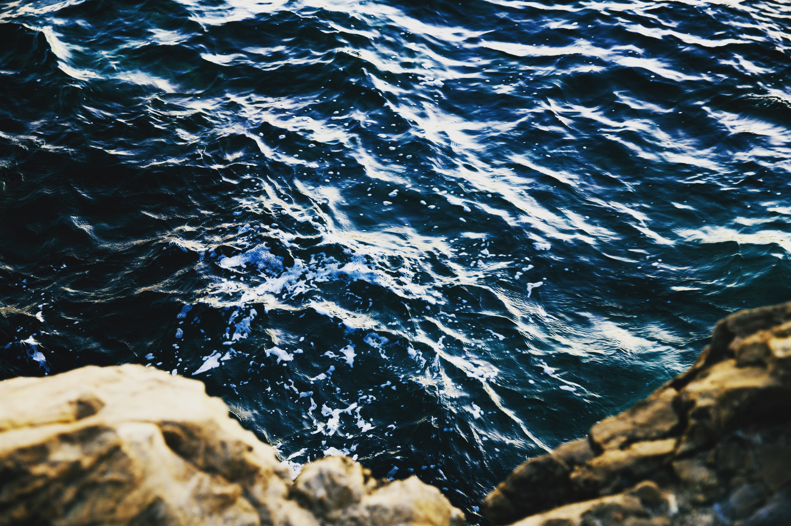 75958 Hintergrundbild herunterladen natur, stones, sea, waves, surfen - Bildschirmschoner und Bilder kostenlos