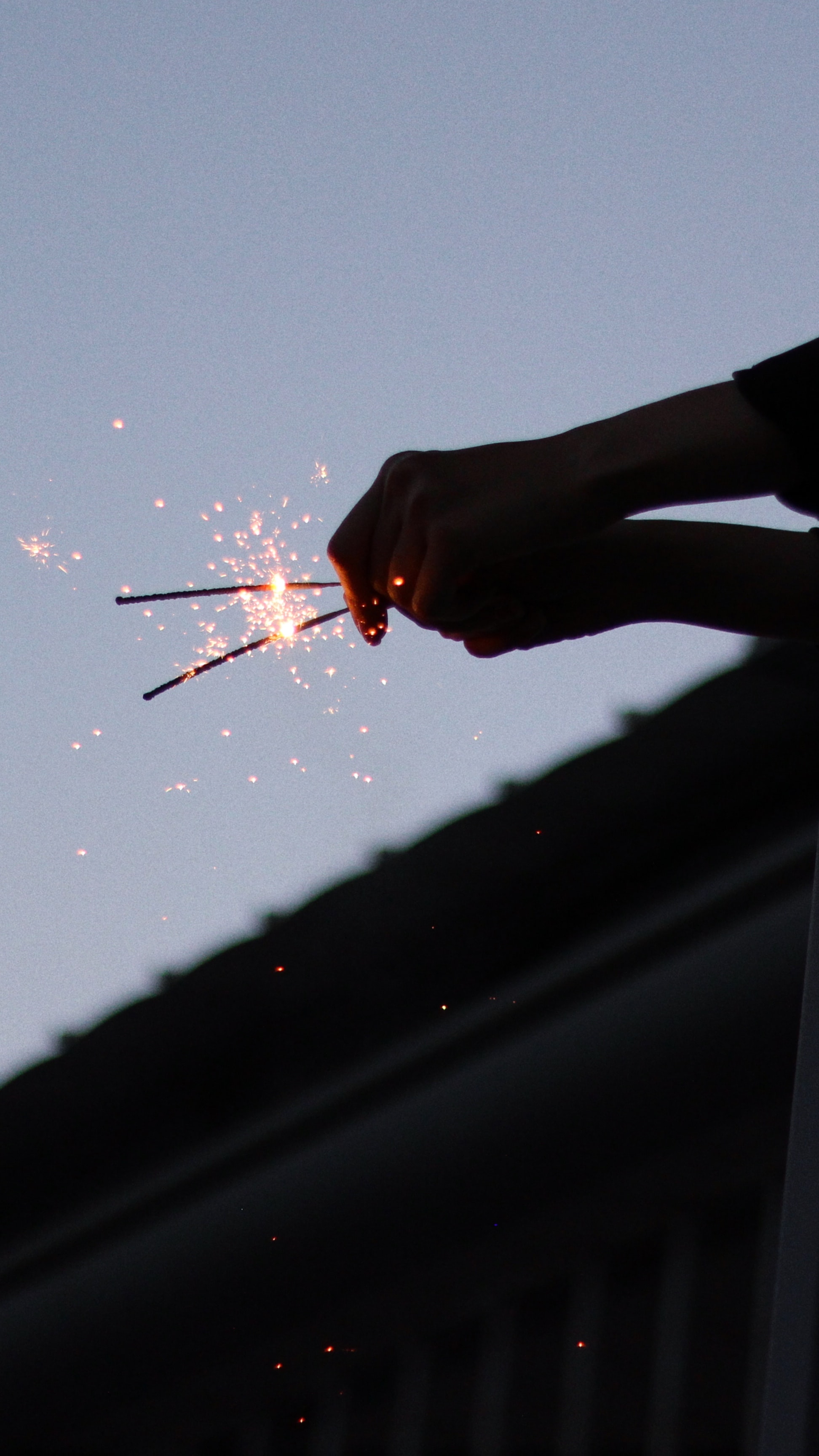 sparks, miscellanea, miscellaneous, hands, bengal lights, sparklers Full HD