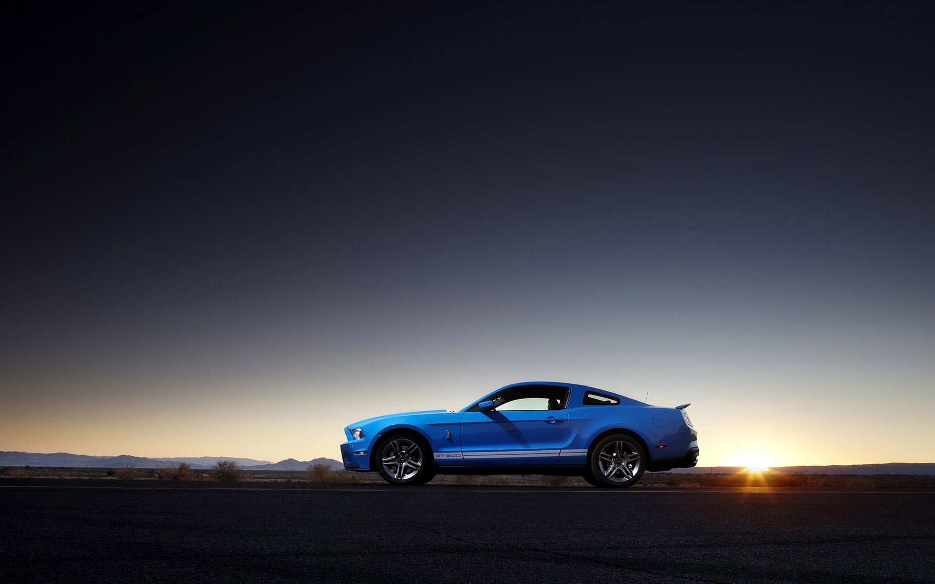 Форд Мустанг 2015 темно синий