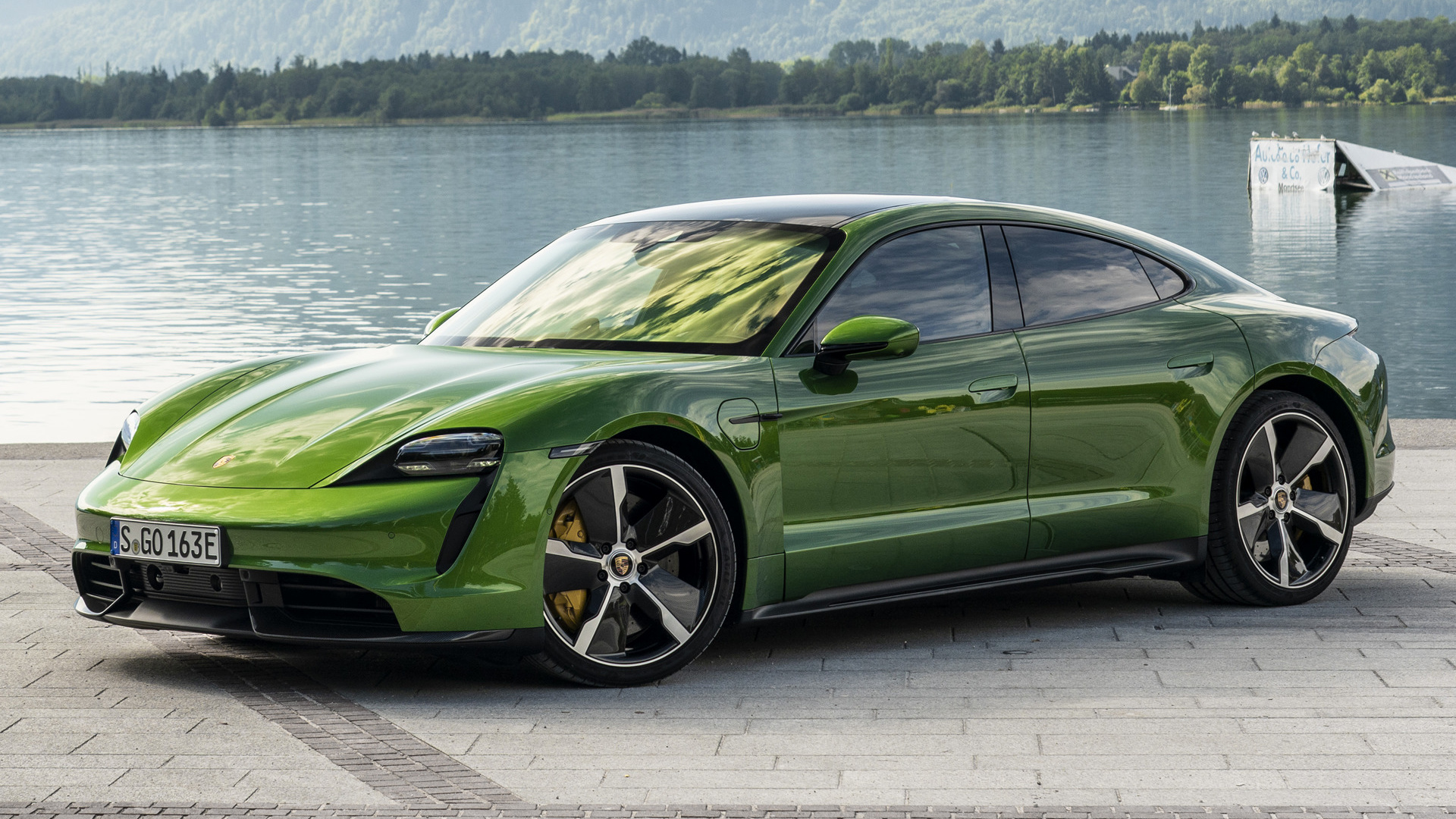 Porsche Taycan Turbo s 2020