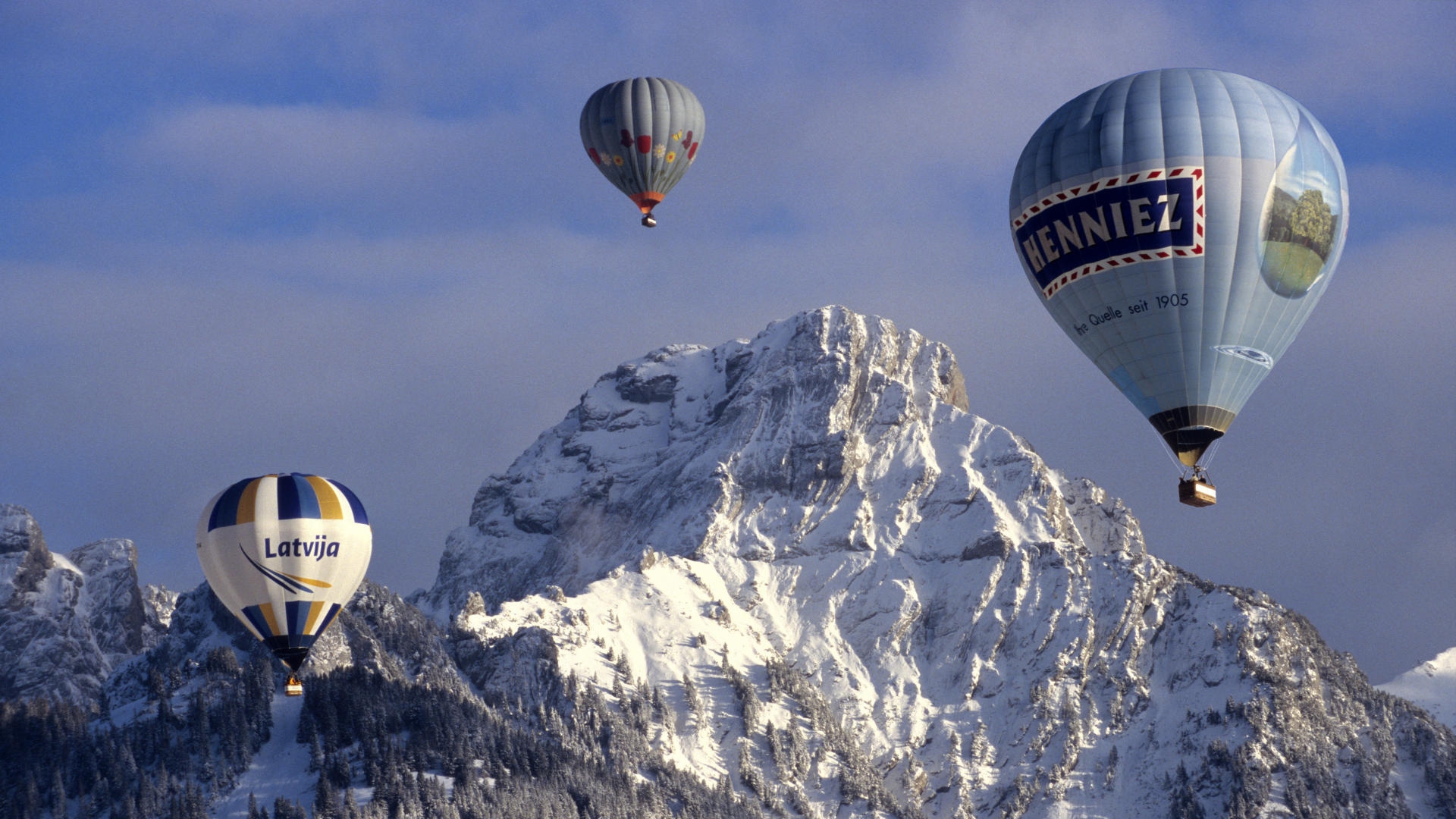 Handy-Wallpaper Mountains, Landschaft, Luftballons kostenlos herunterladen.