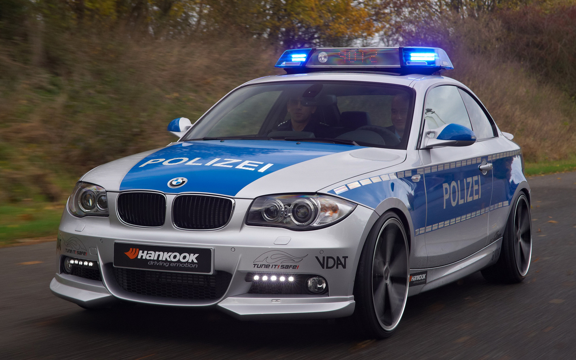 BMW м5 с мигалками