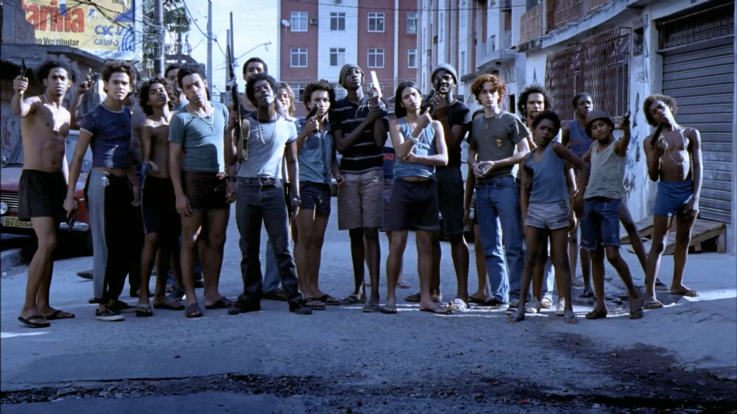 2008 год фотографии. Город Бога (2002) (CIDADE de Deus). City of God 2002. Город солнца фильм Бразилия. Гразиела Моретто город Бога.