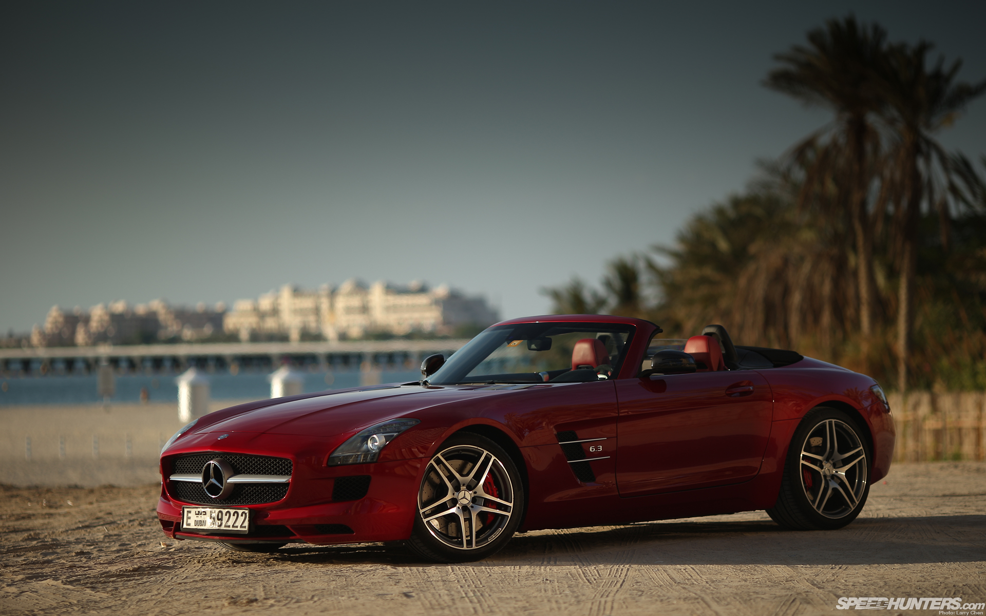 Мерседес SLS AMG черный красный