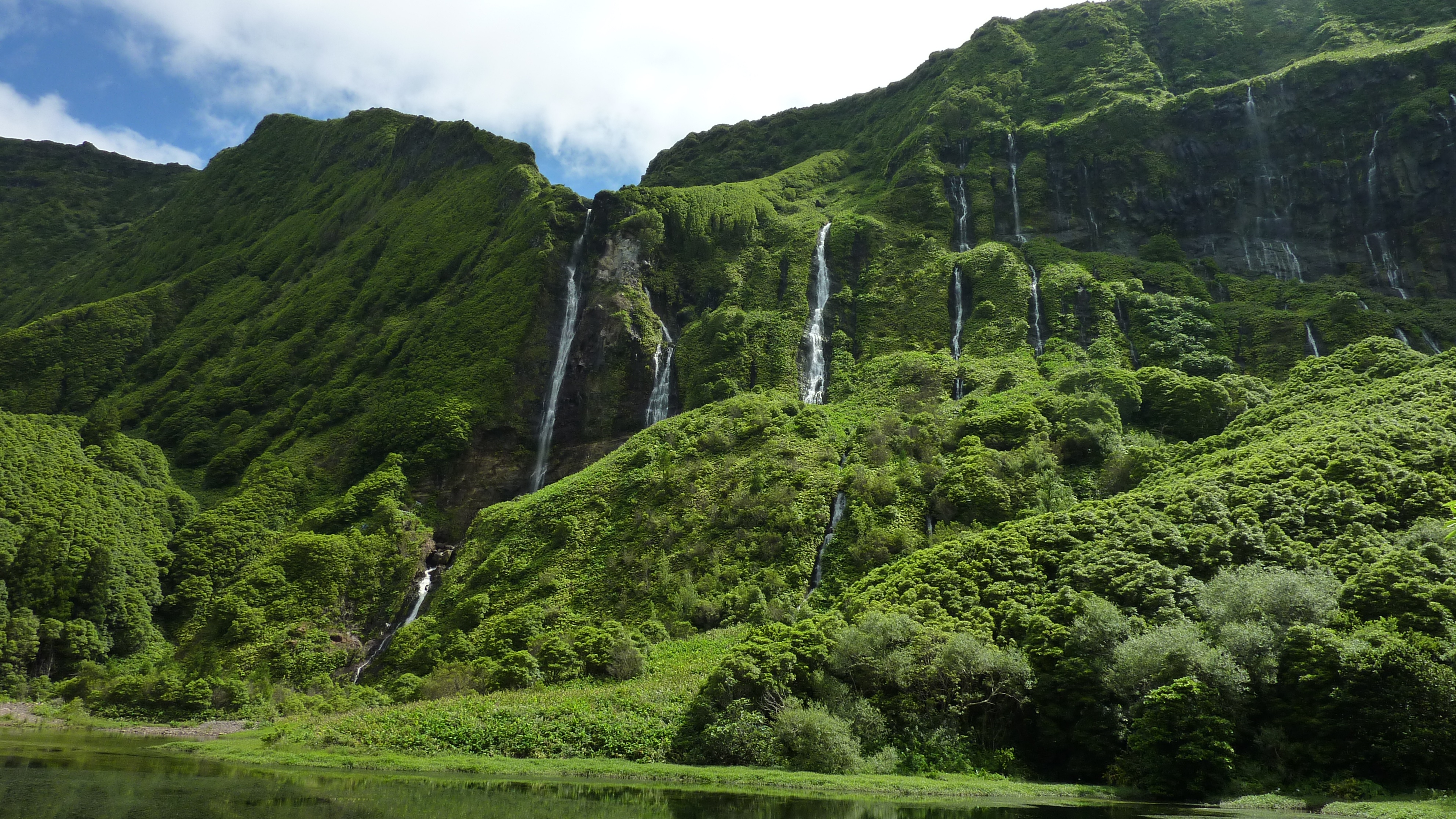 Laden Sie das Azoren, Bäume, Natur, Grass, Portugal, Wasserfall-Bild kostenlos auf Ihren PC-Desktop herunter